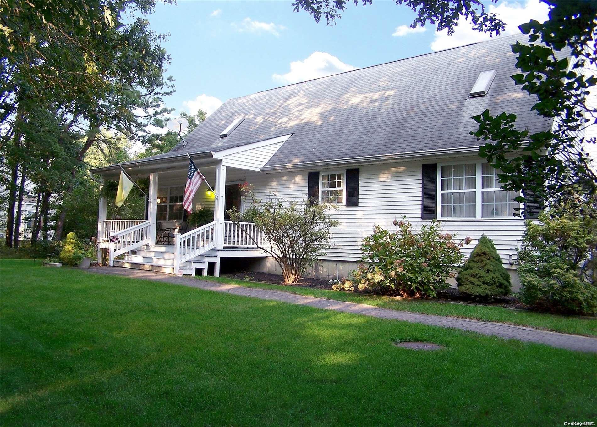 211 Halsey Manor Road Property Photo 1