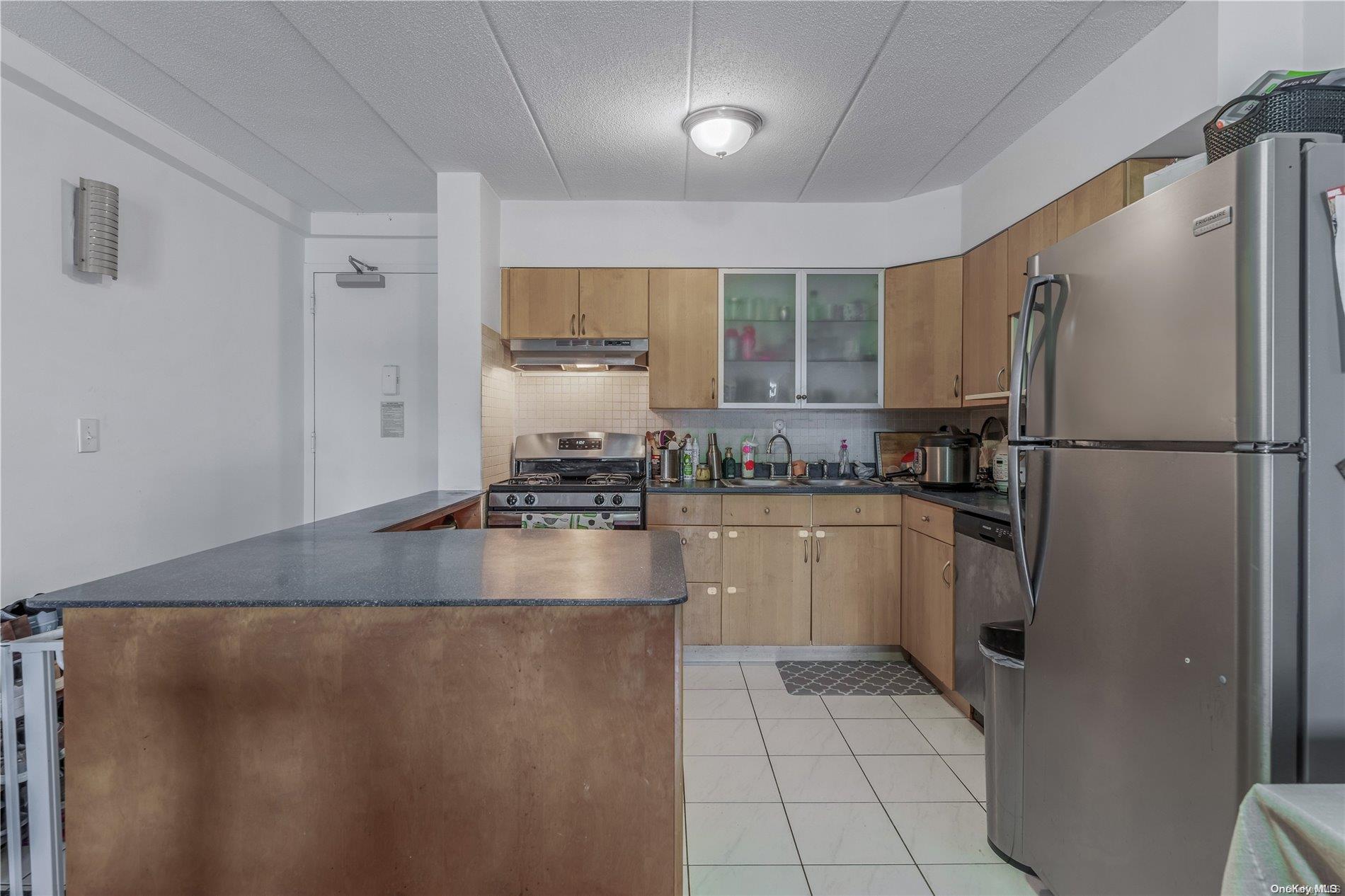 213-02 42 Avenue 4e Property Photo 8