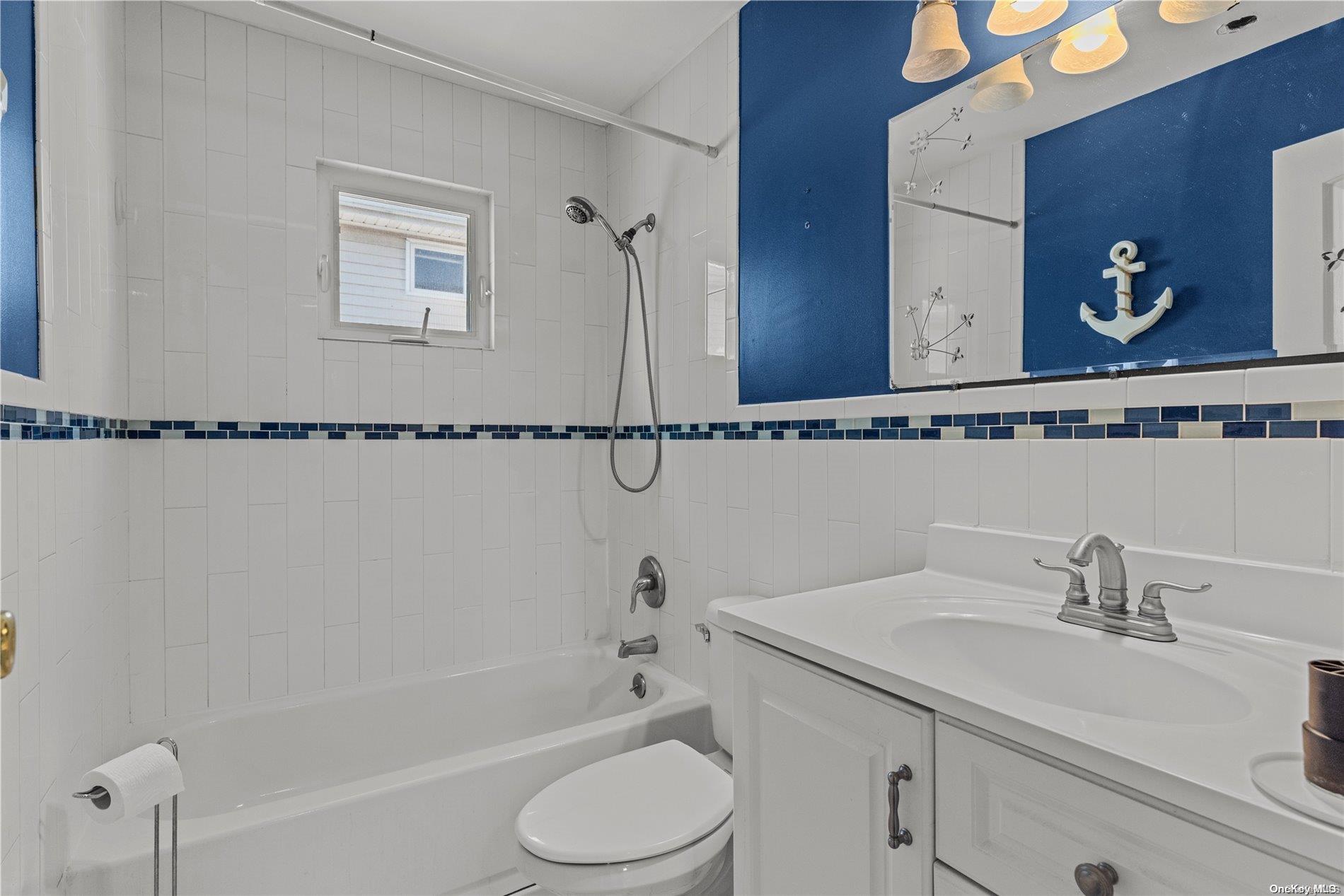 3300 Parkway Drive Property Photo 4