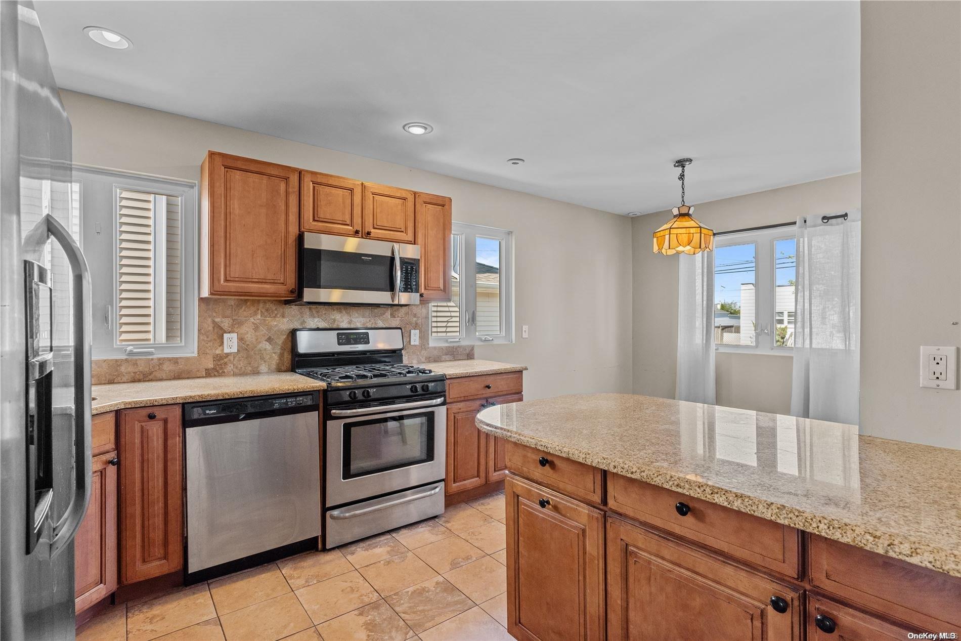 3300 Parkway Drive Property Photo 13