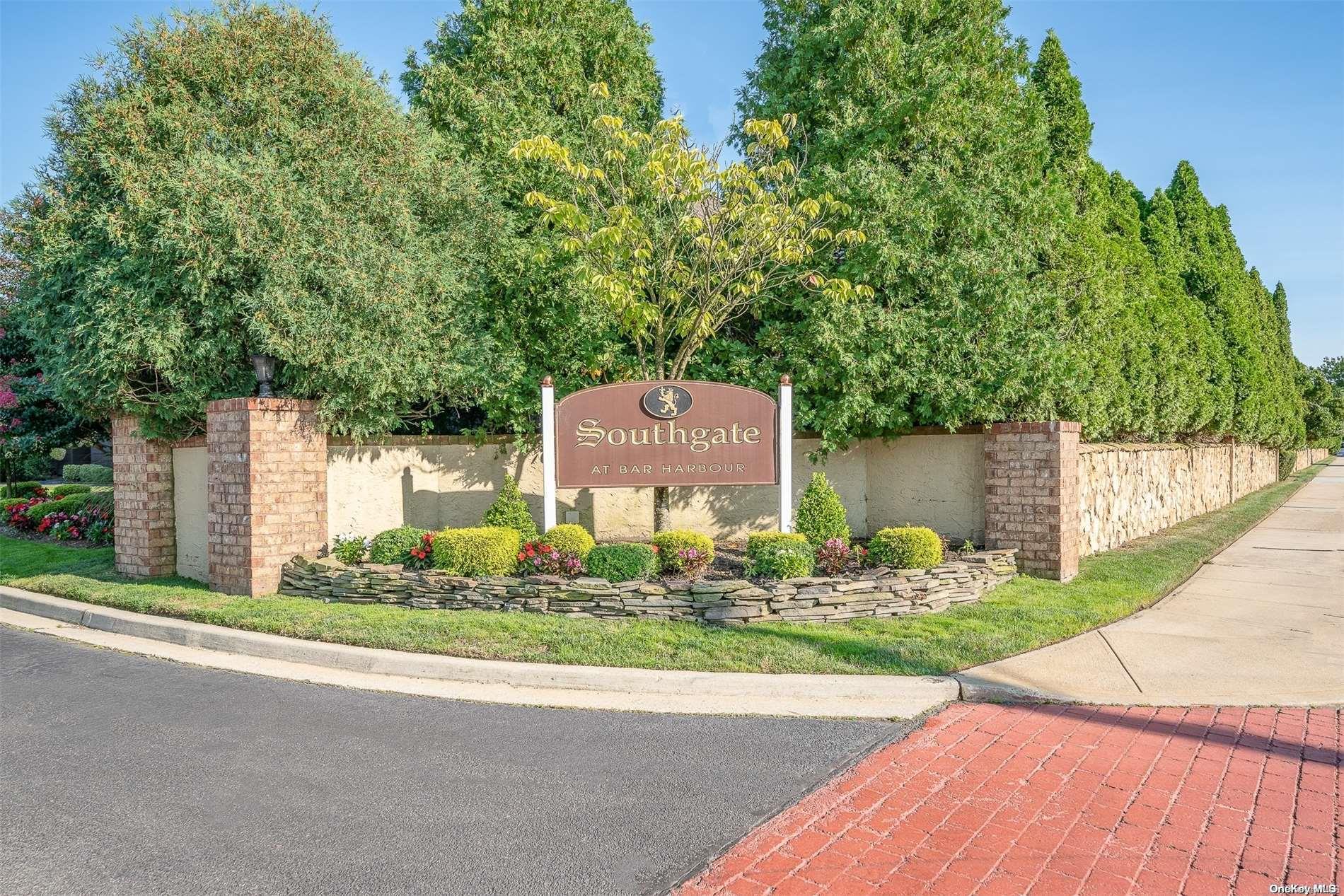 93 Southgate Circle 93 Property Photo 17