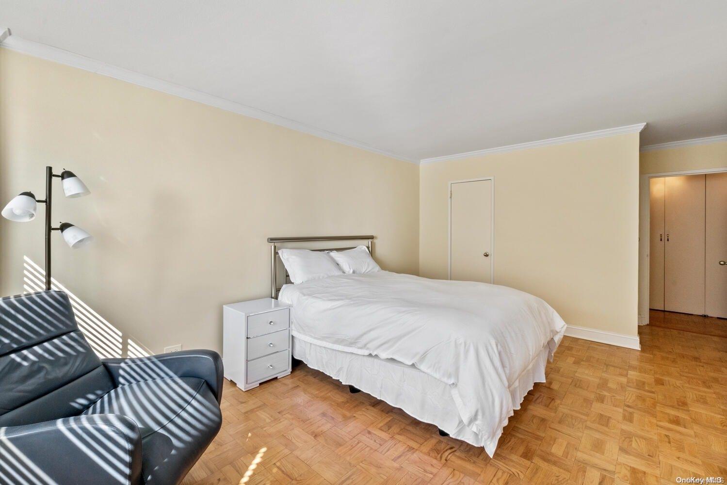 18-05 215 Street 8g Property Photo 12