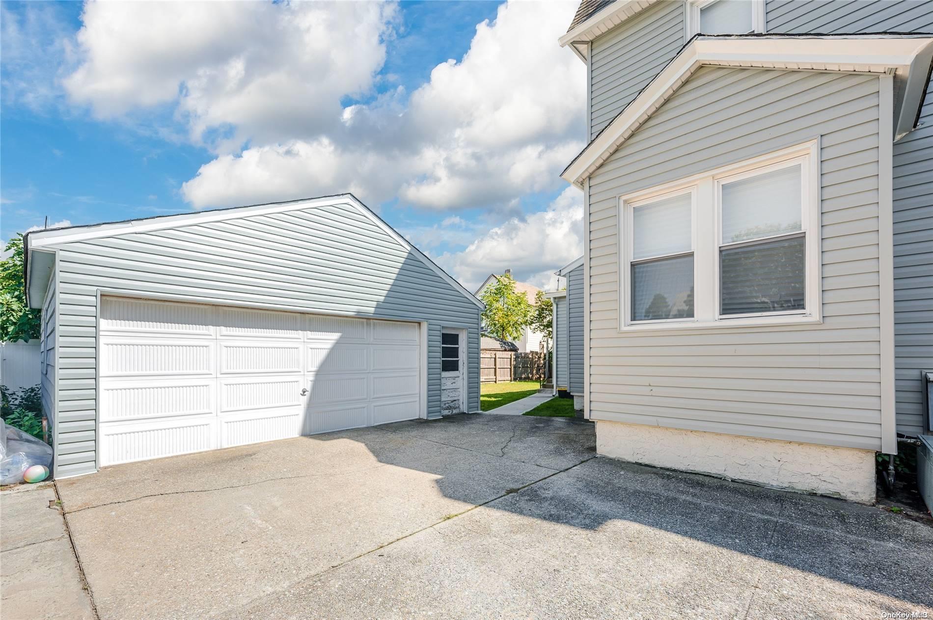 223 Hickox Avenue Property Photo 24