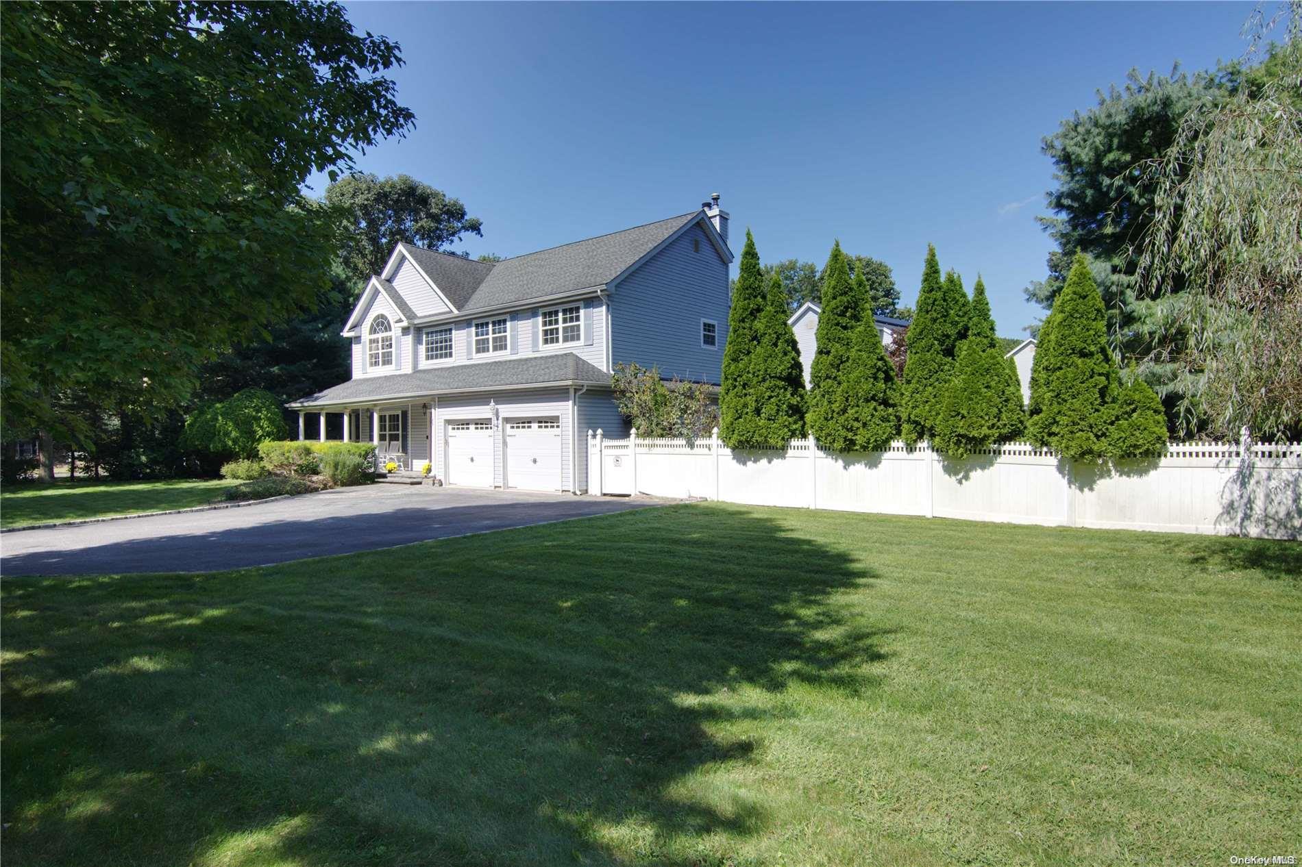 25 Whispering Woods Drive Property Photo 3