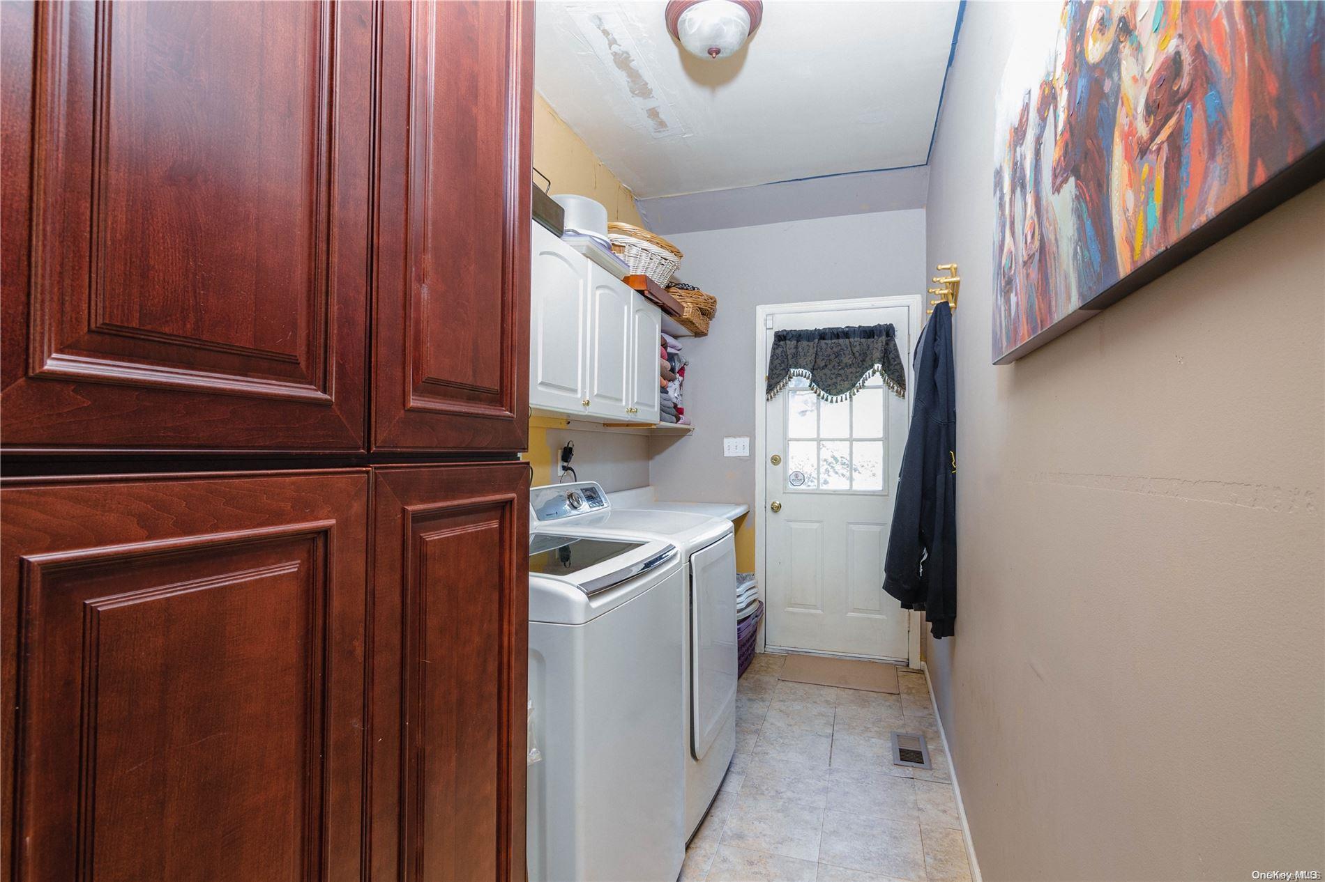 25 Whispering Woods Drive Property Photo 16