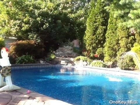 25 Whispering Woods Drive Property Photo 32