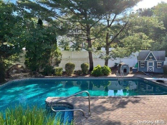 25 Whispering Woods Drive Property Photo 33