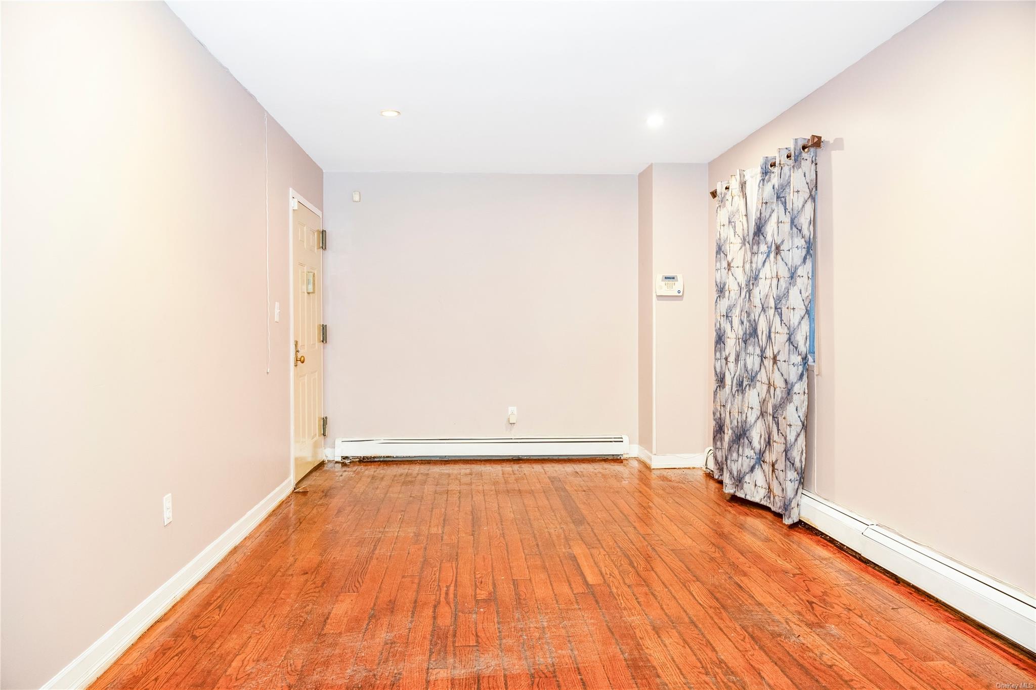 197-21 Carpenter Avenue 1g Property Photo 3