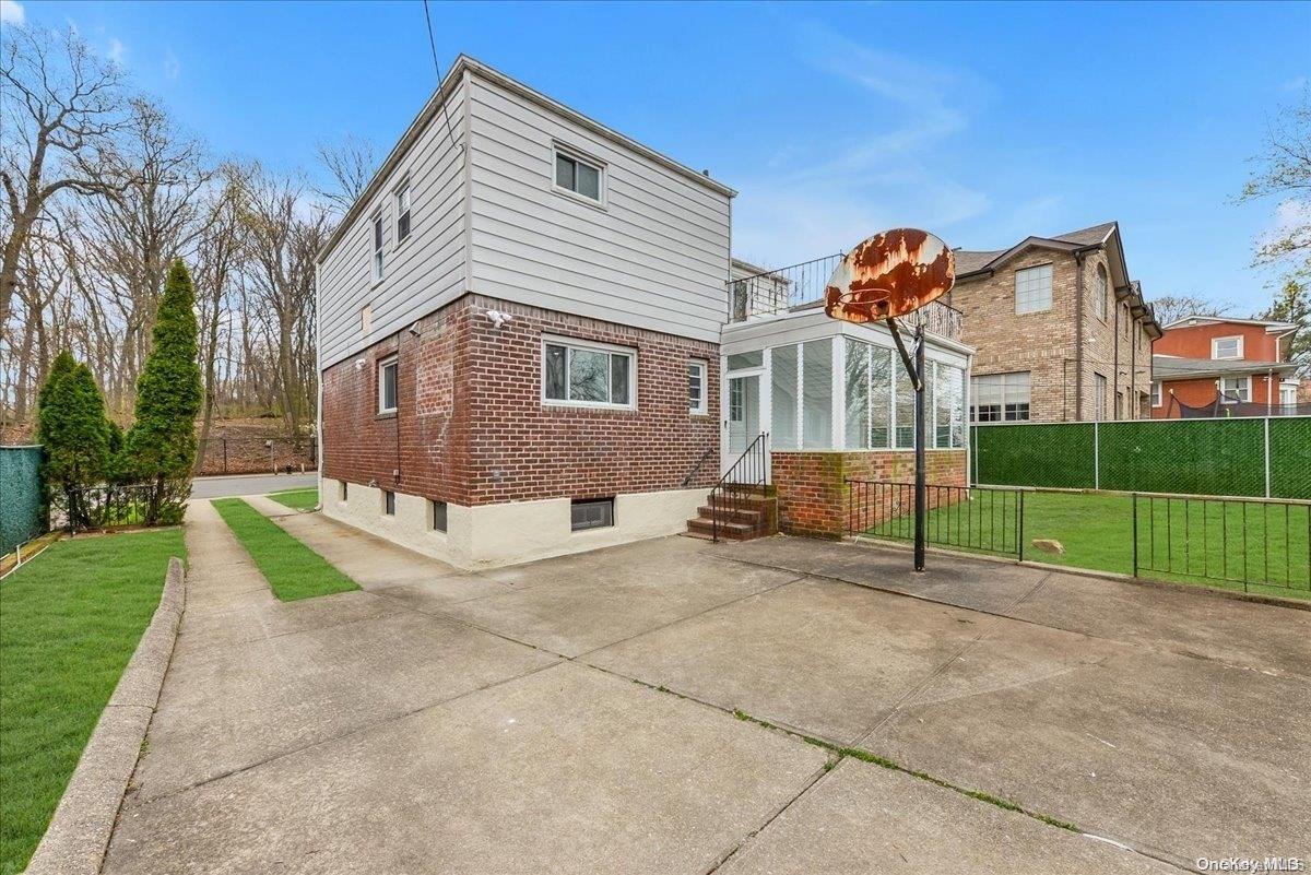 188-81 Avon Road Property Photo 24