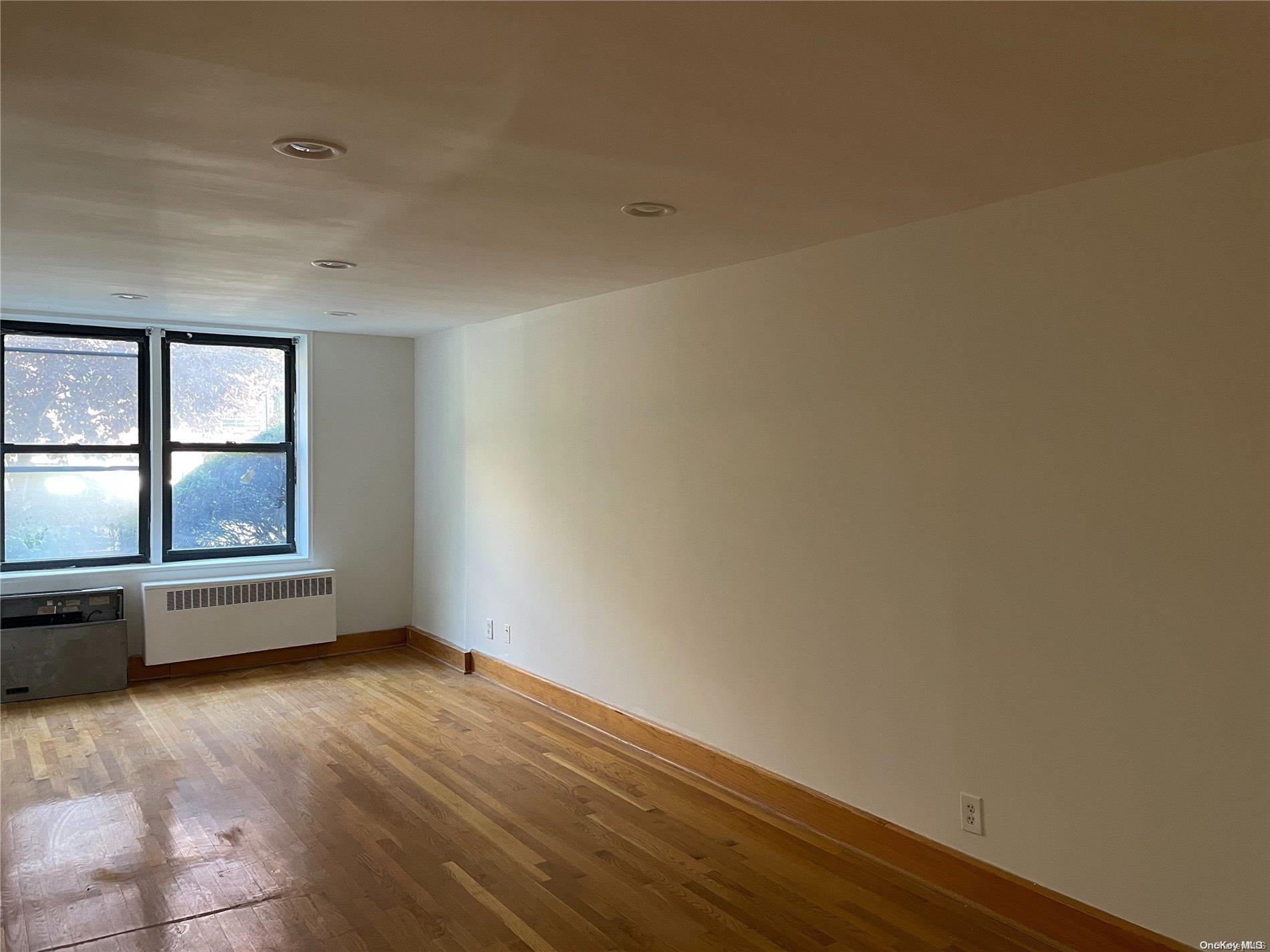 35-20 Leverich Street B127 Property Photo 2