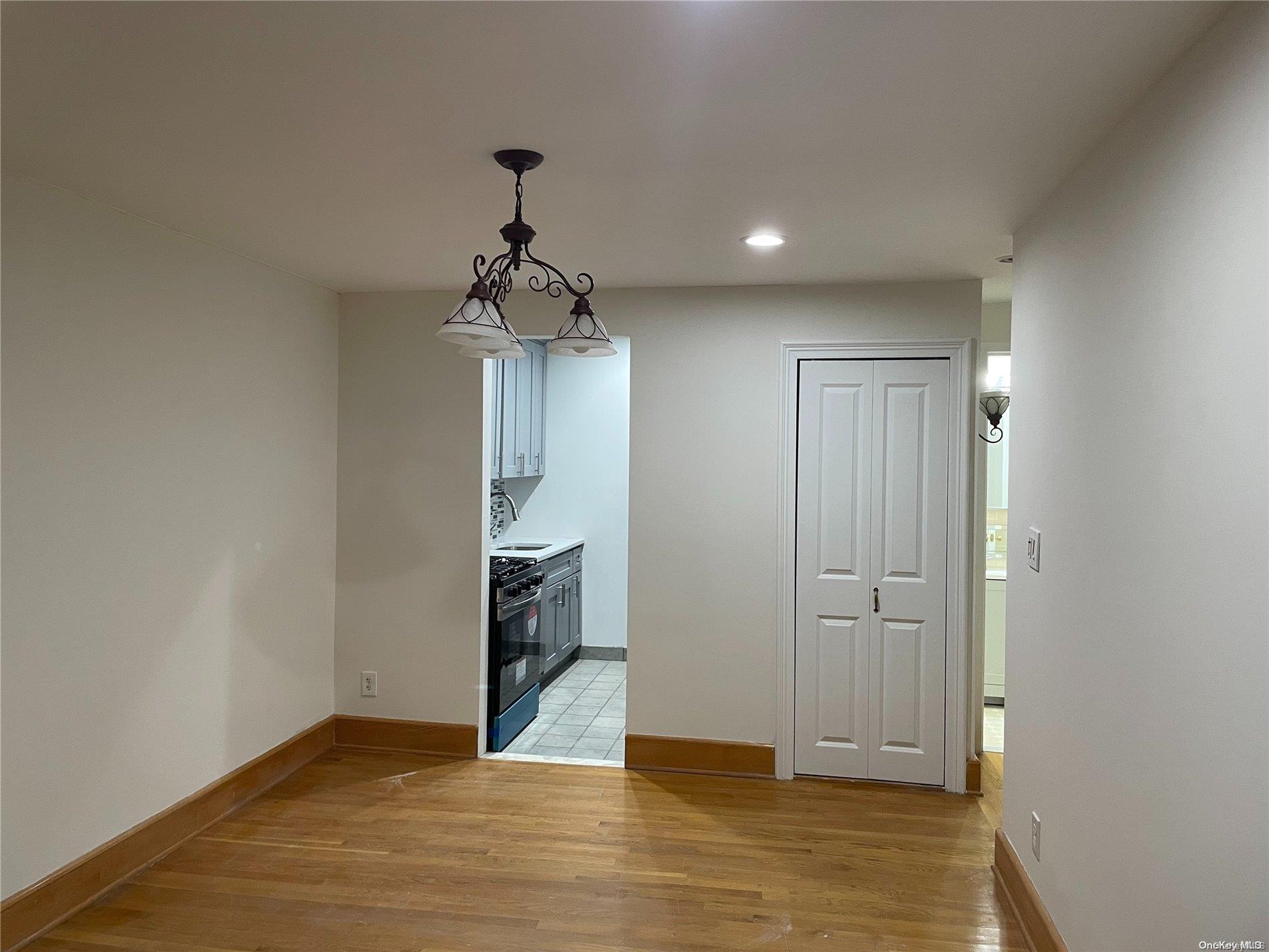35-20 Leverich Street B127 Property Photo 3