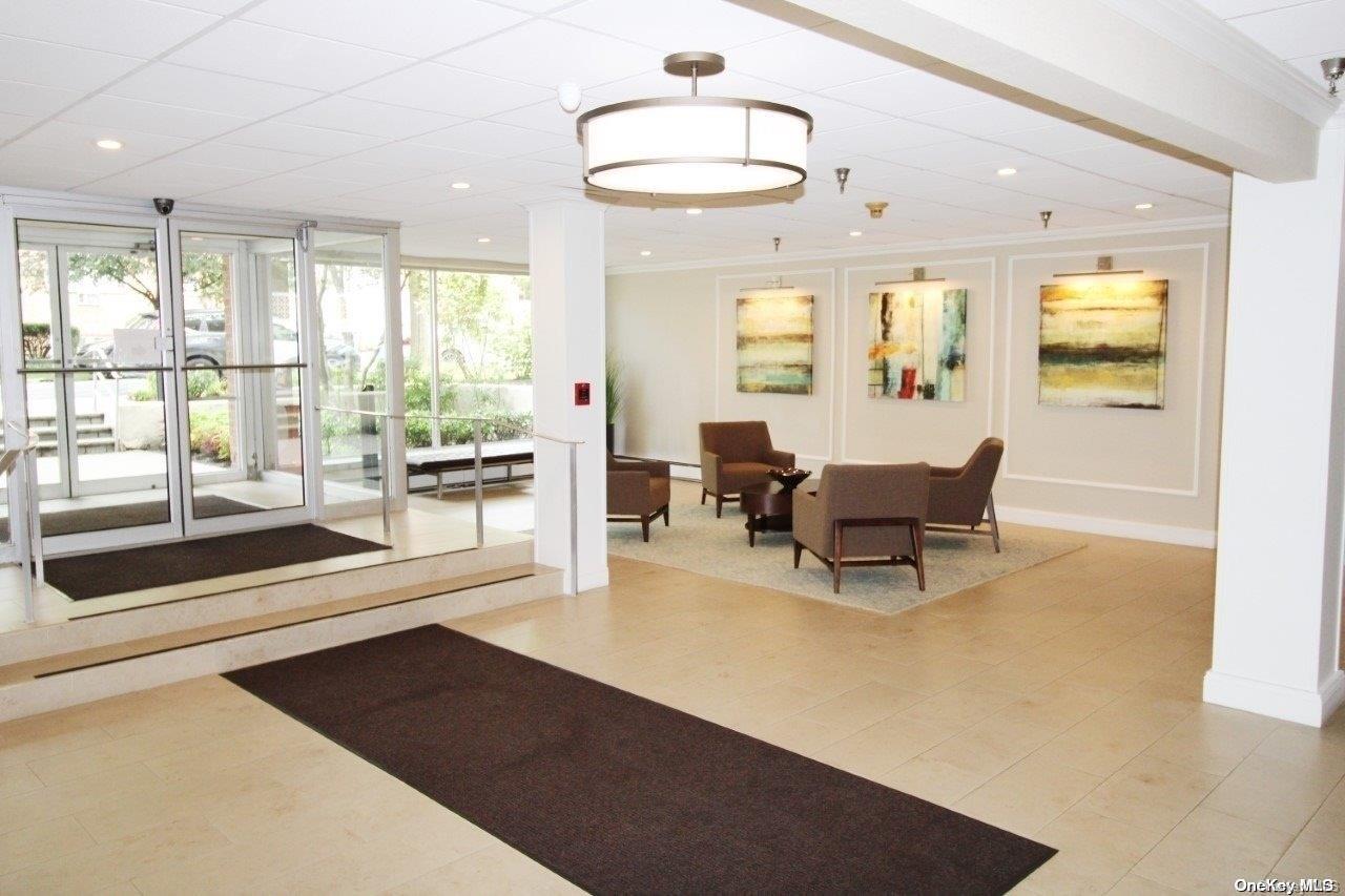 50 Hillpark Avenue 2l Property Photo 2
