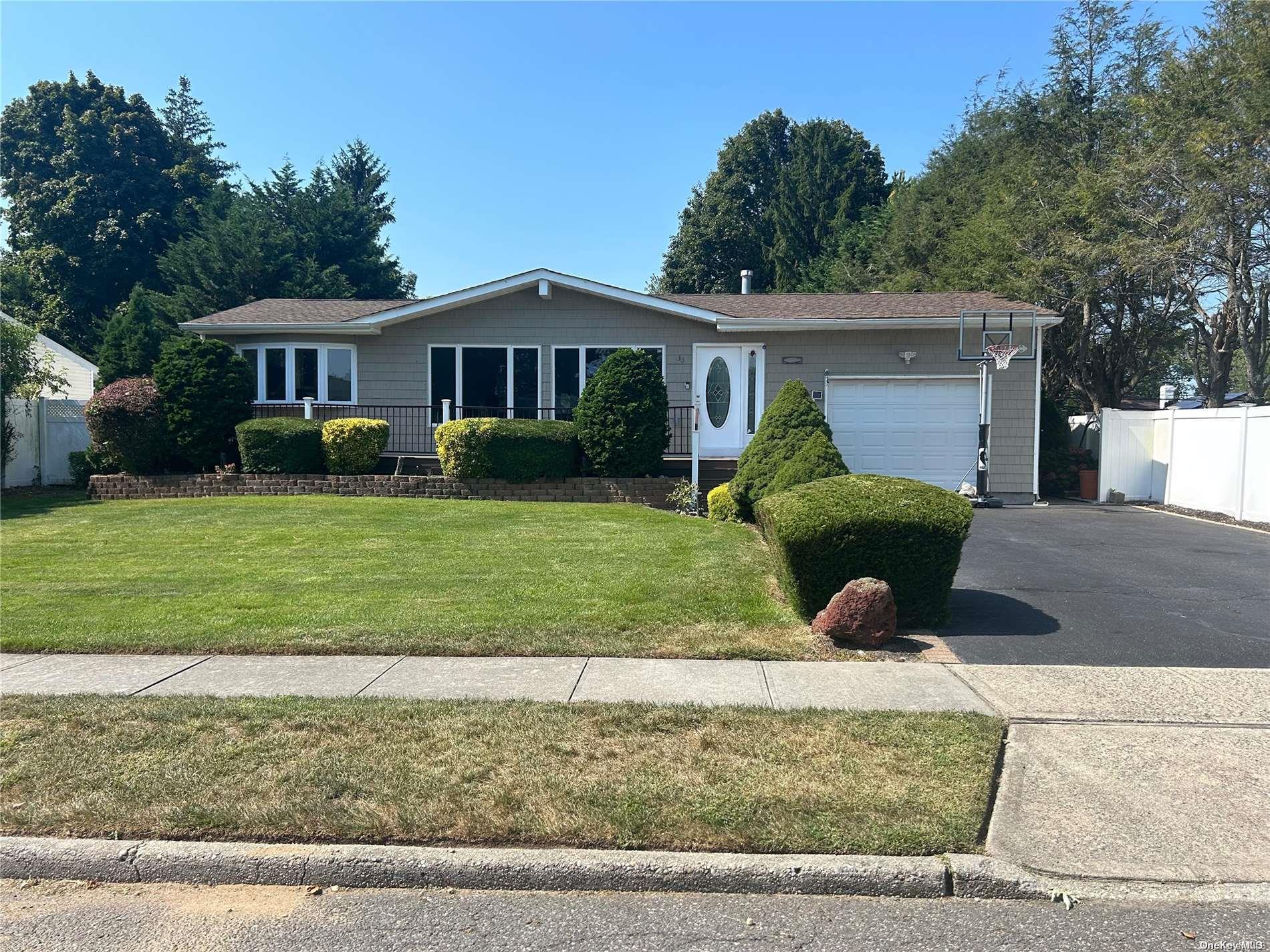 33 Hayrick Lane Property Photo 1