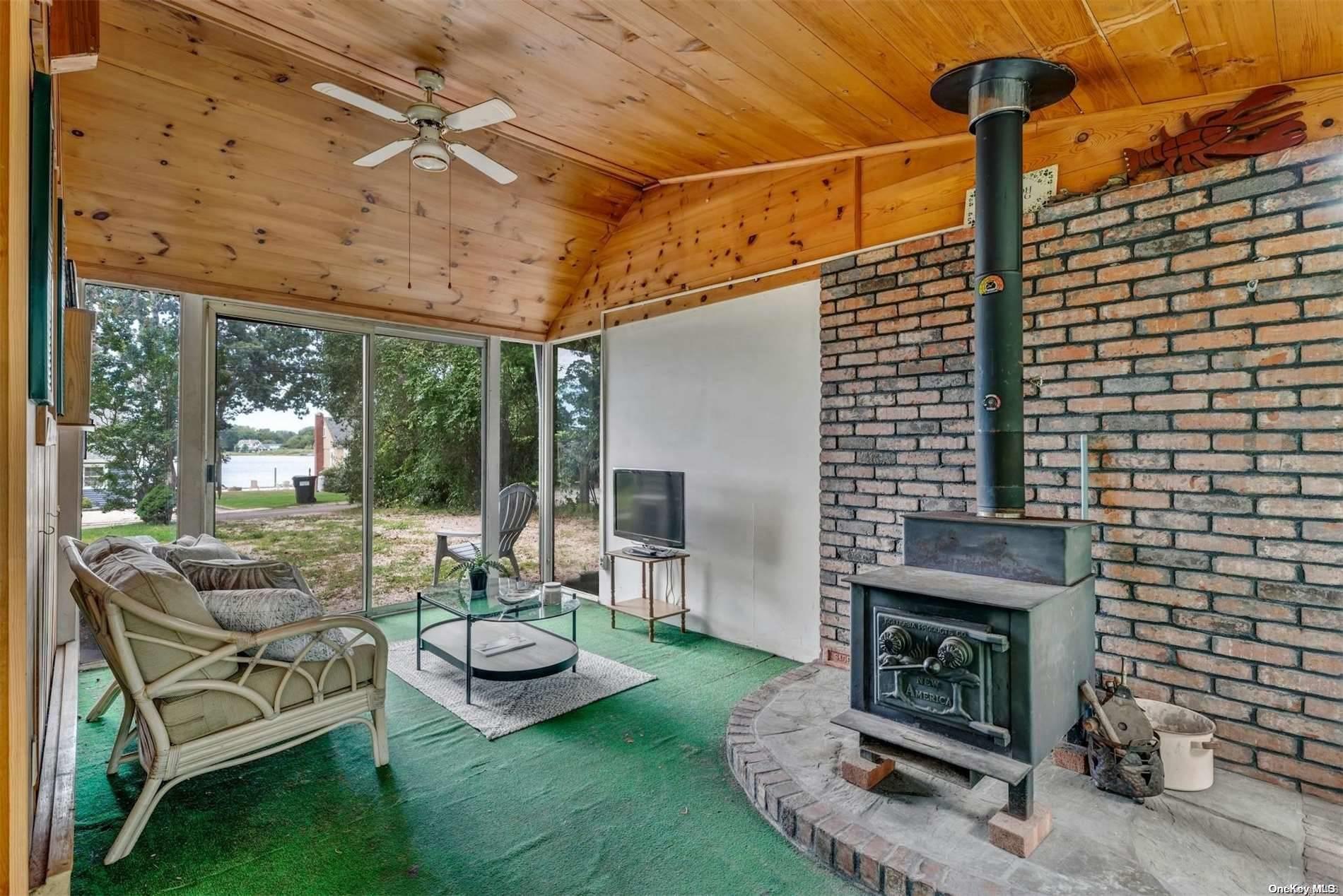875 Oak Avenue Property Photo 16