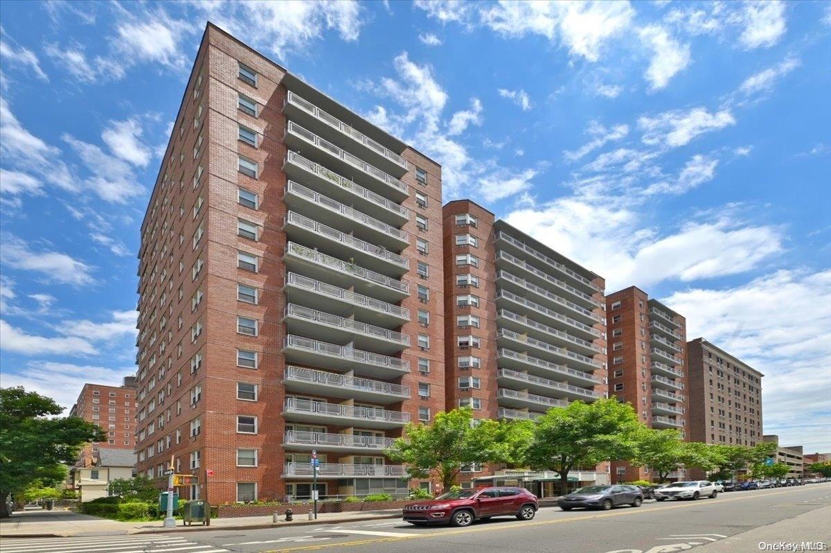 89-15 Parsons Boulevard 2a Property Photo