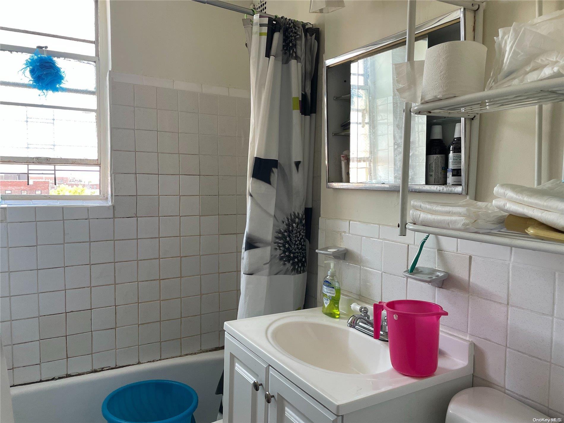 87-70 173rd Street 5l Property Photo 4