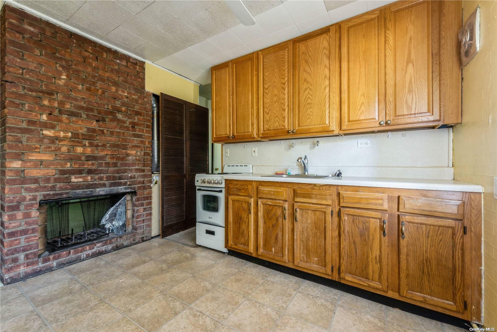 48 Bloomingdale Road Property Photo 4