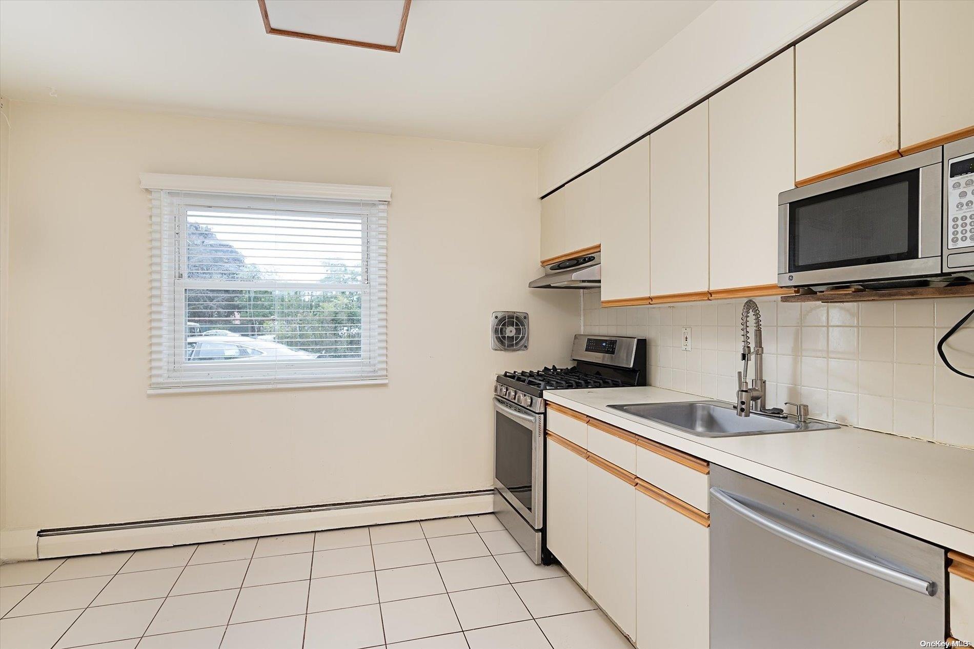678 Fulton Street V11 Property Photo 7
