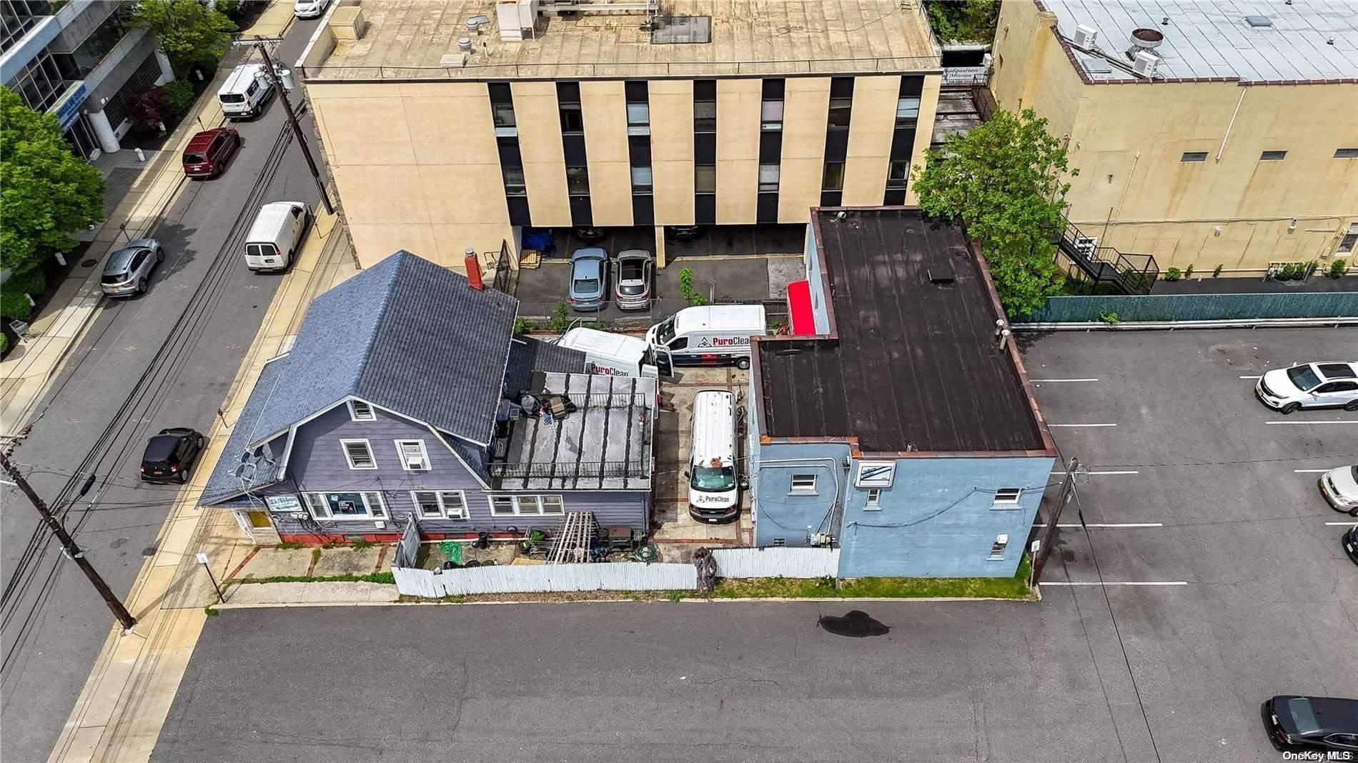 27 W Hawthorne Avenue Property Photo
