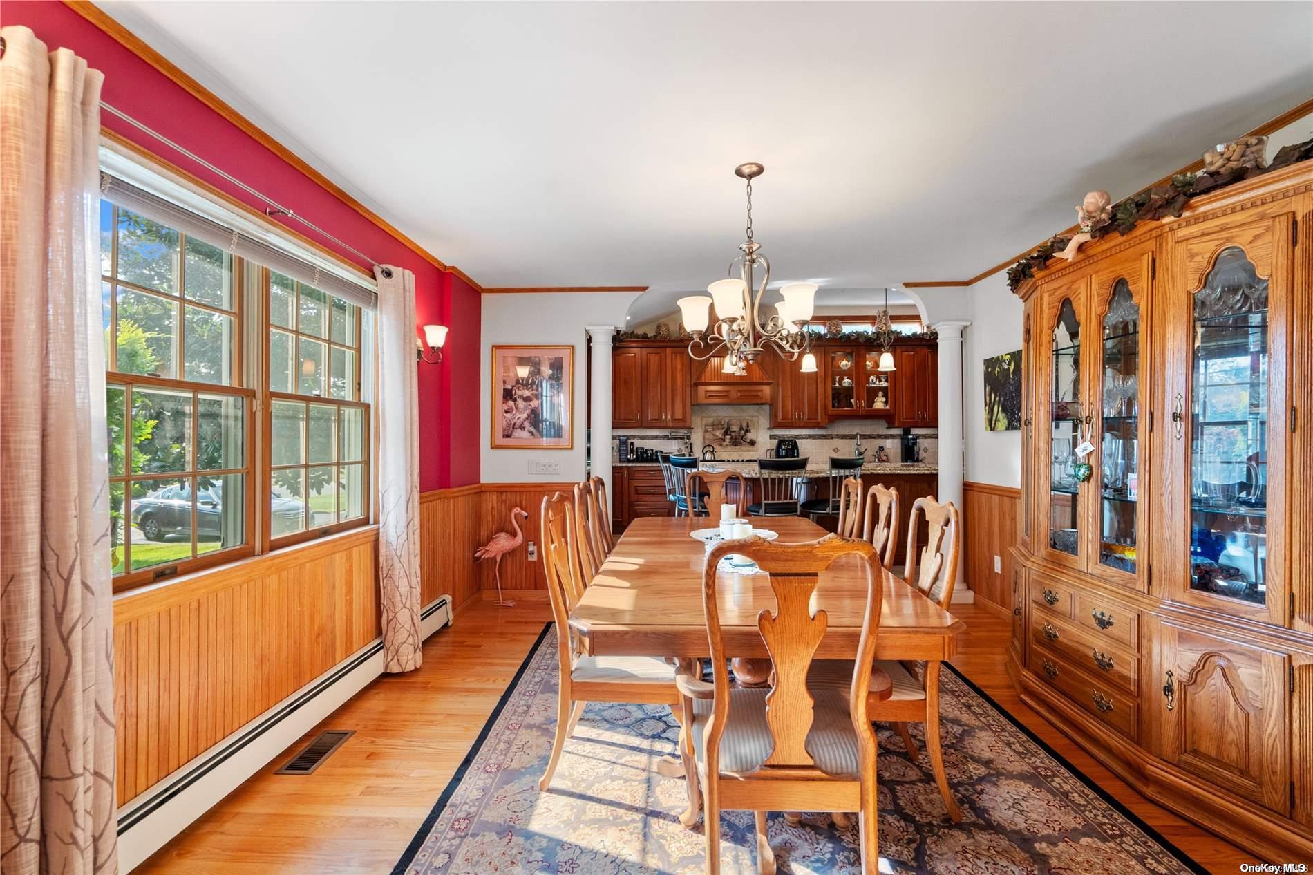 182 Connetquot Road Property Photo 11