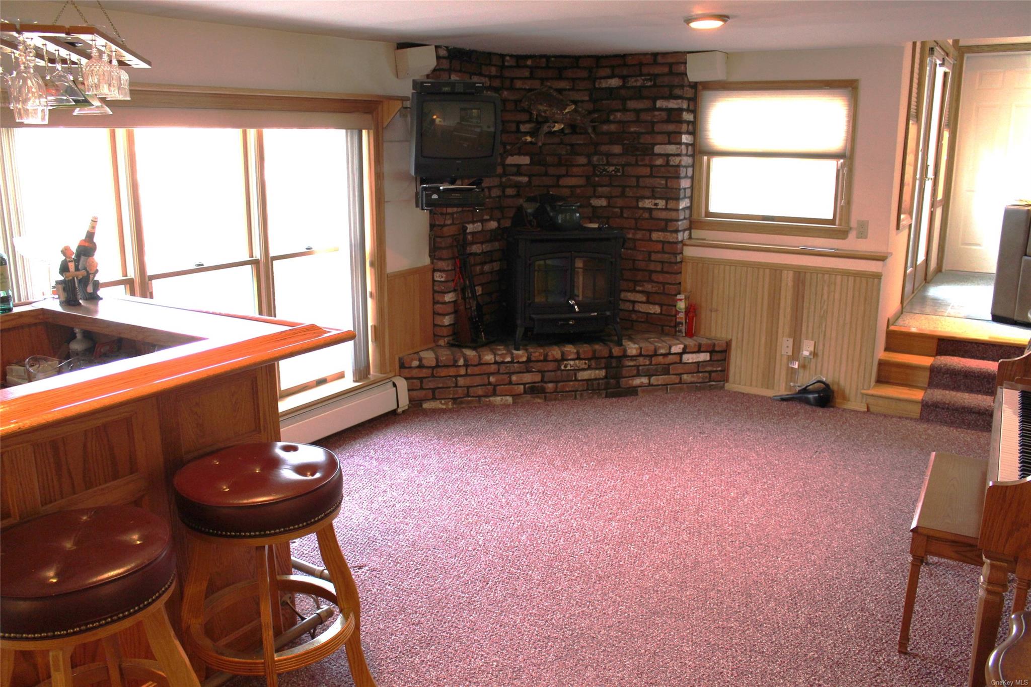 182 Connetquot Road Property Photo 14