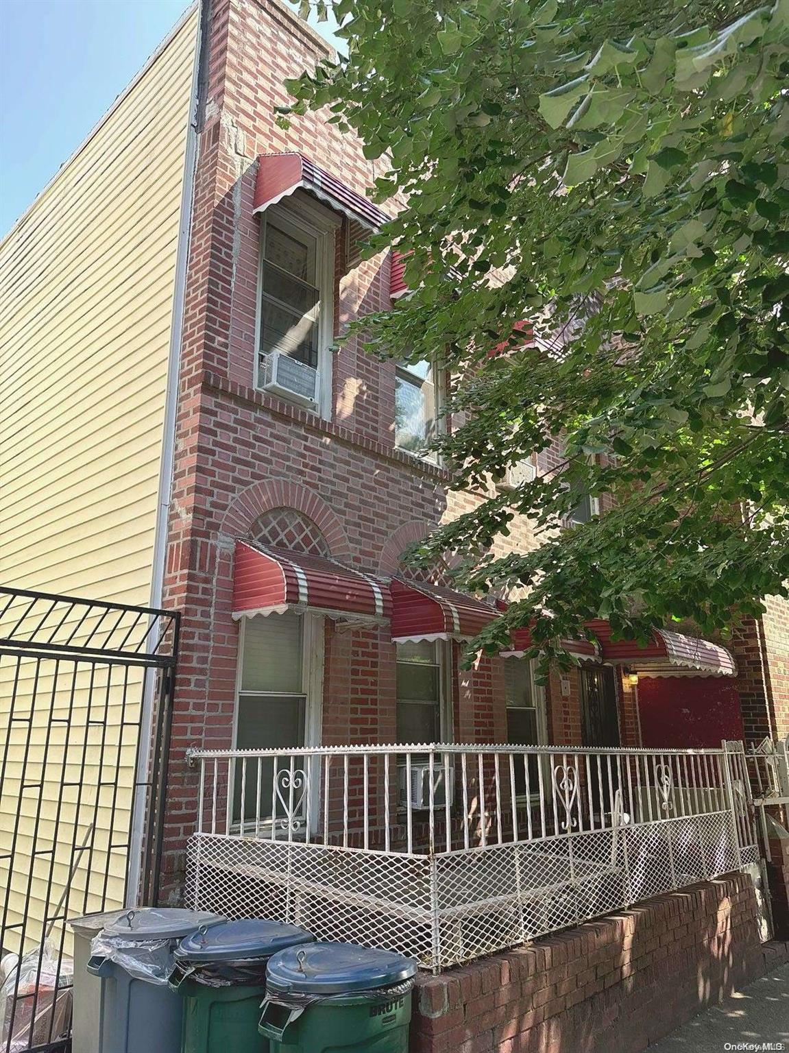 1244 Stratford Avenue Property Photo 3