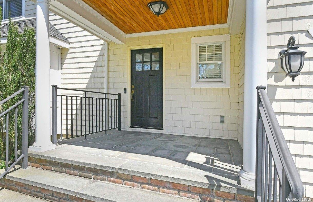 1083 Westminster Avenue Property Photo 4