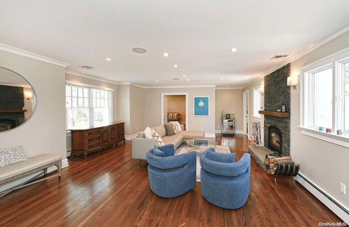 1083 Westminster Avenue Property Photo 12