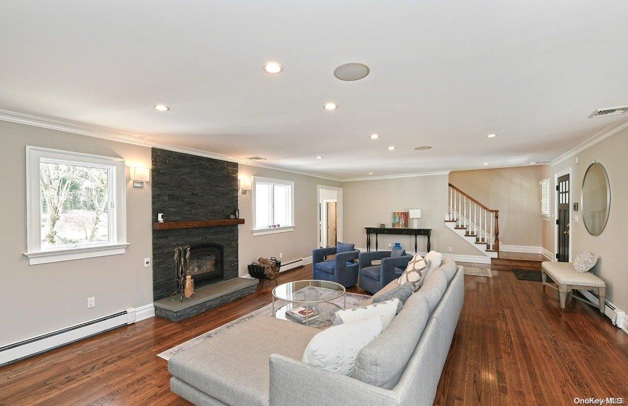 1083 Westminster Avenue Property Photo 13