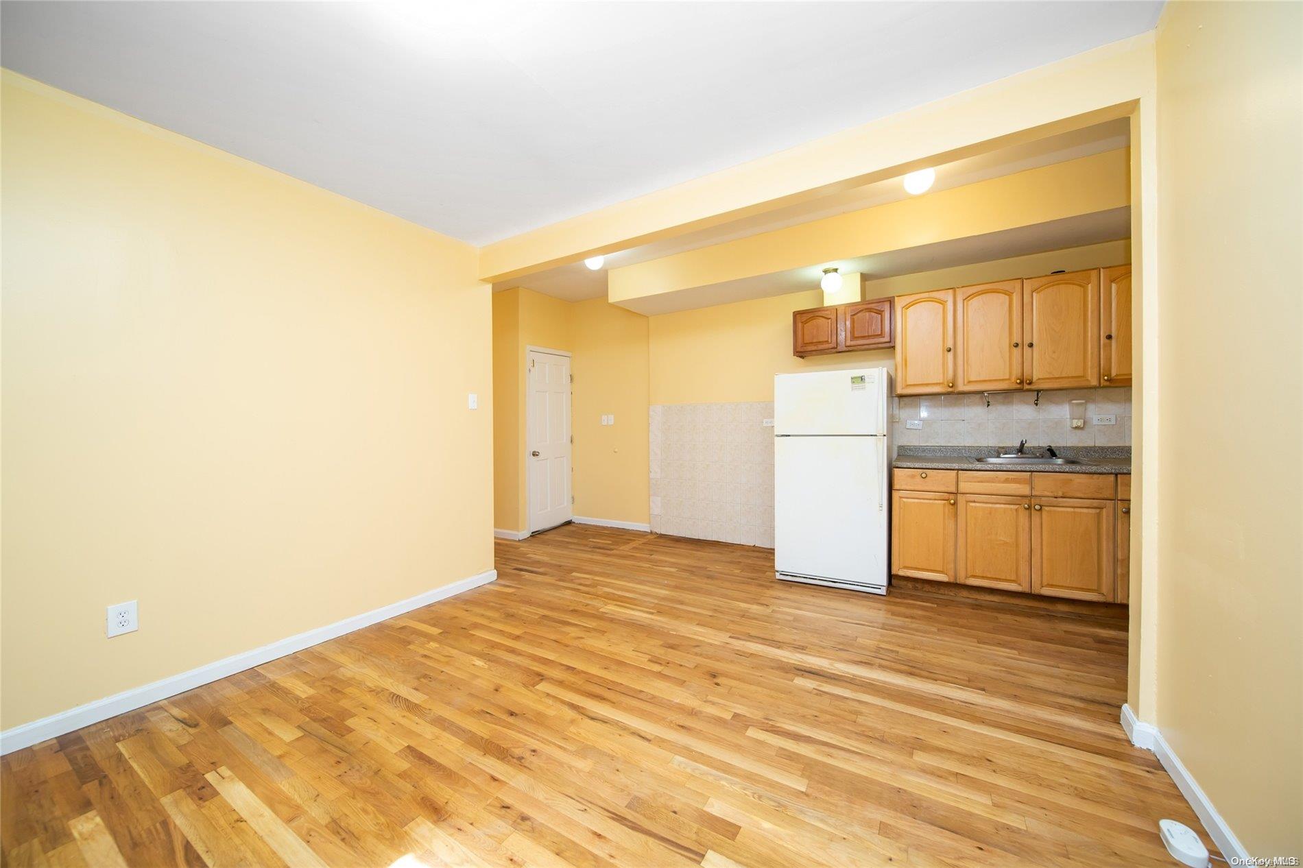 32-45 105th Street Property Photo 22
