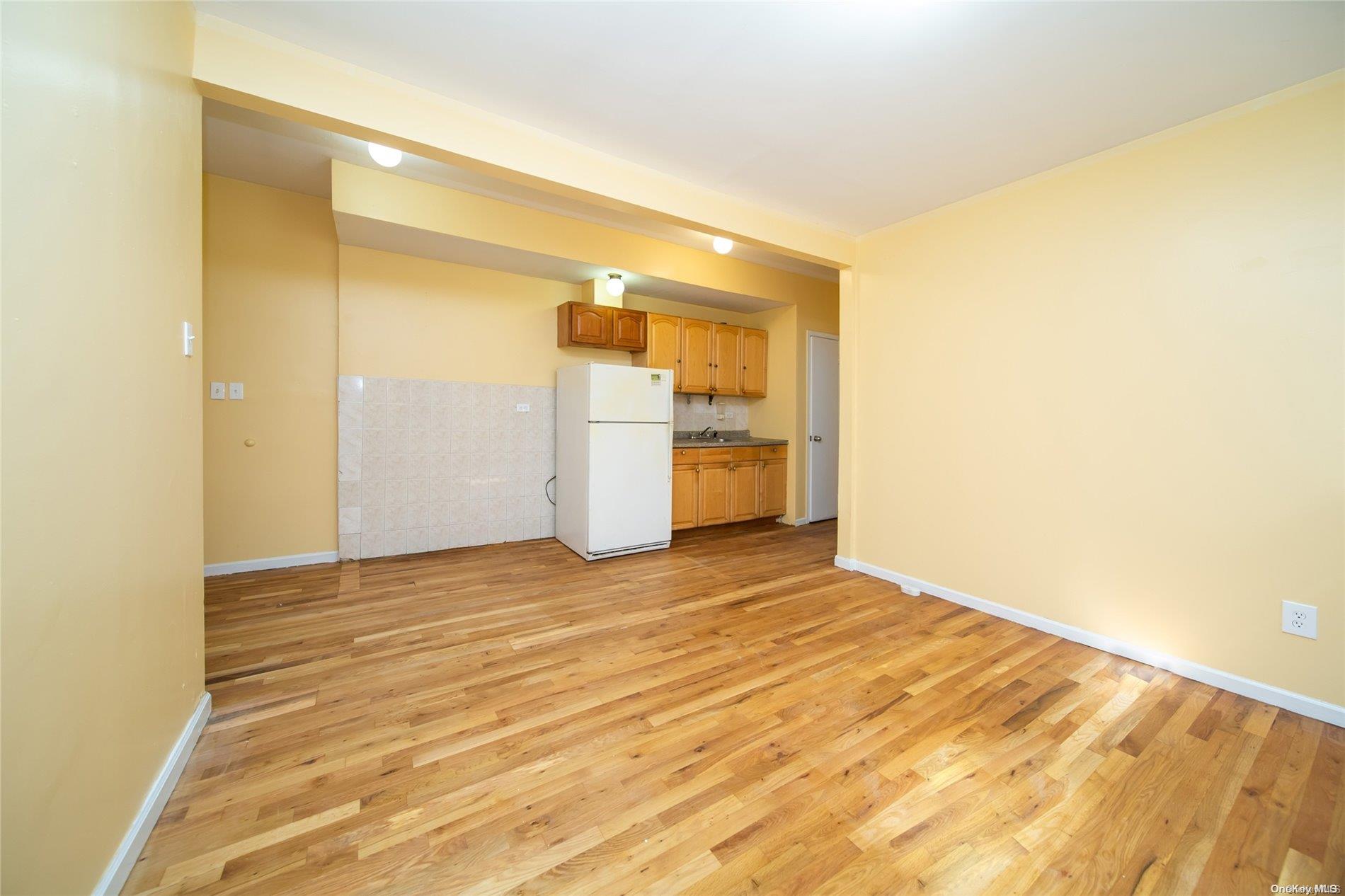 32-45 105th Street Property Photo 23