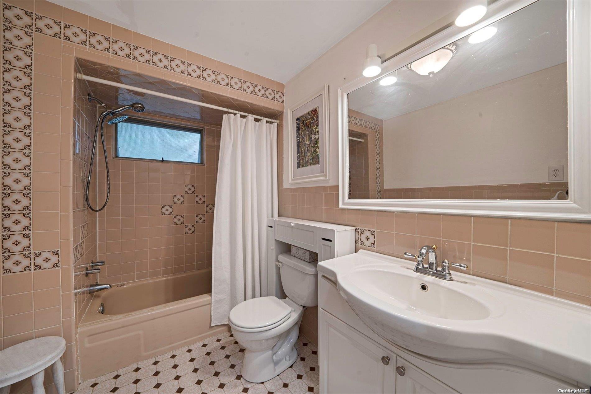 57 Seatuck Avenue Property Photo 11