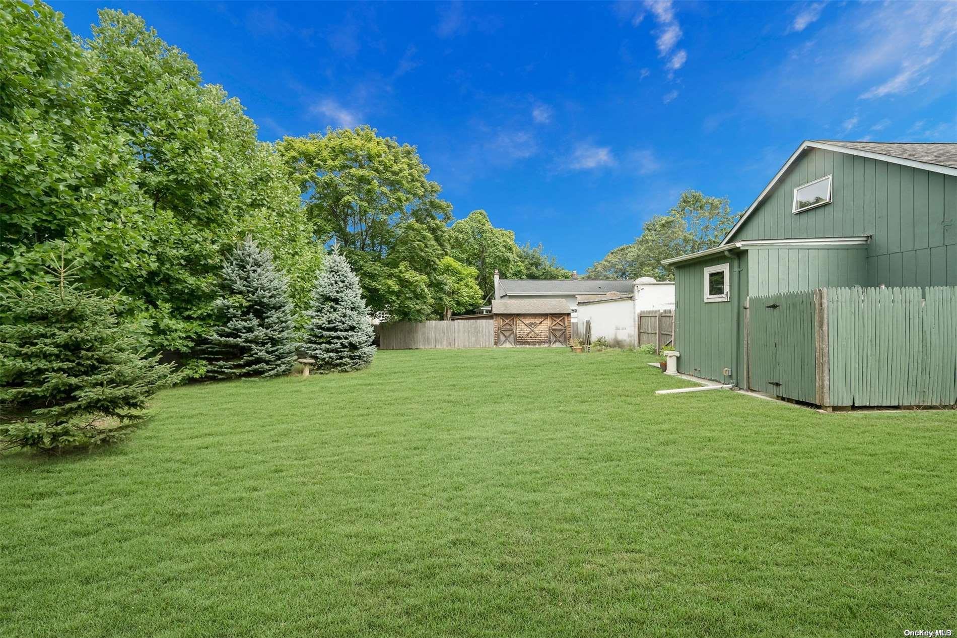 57 Seatuck Avenue Property Photo 20