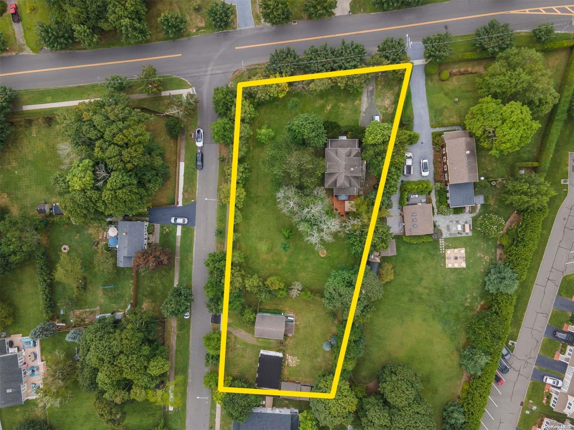 57 Seatuck Avenue Property Photo 28