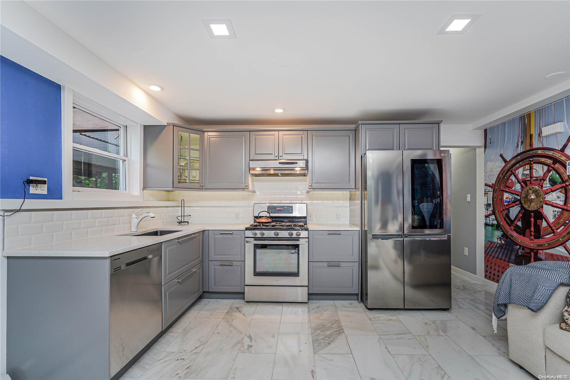 181 Androvette Avenue Property Photo 32