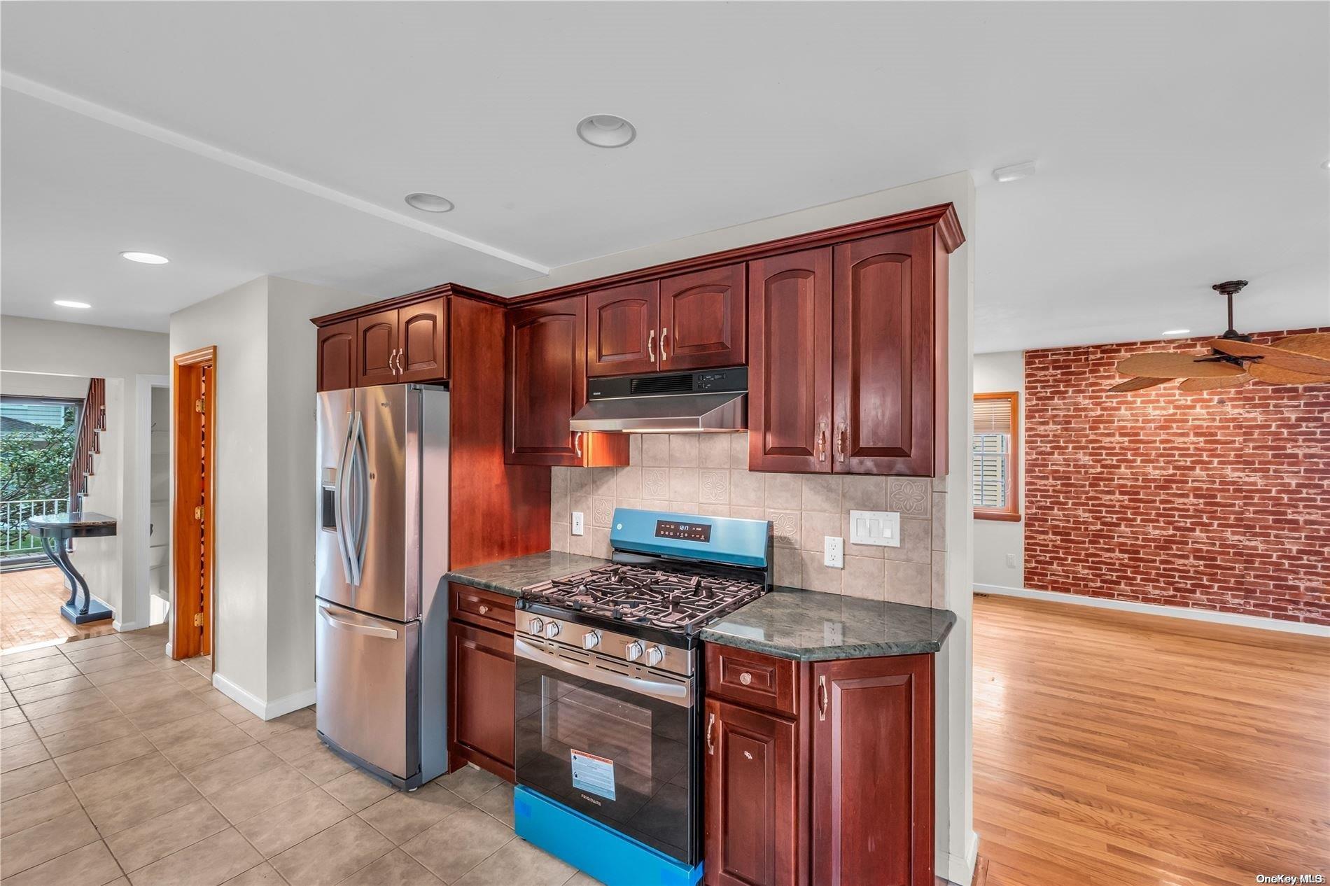 35 Henderson Avenue Property Photo 12