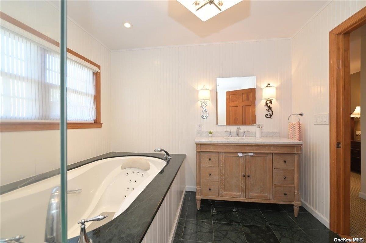 35 Henderson Avenue Property Photo 24