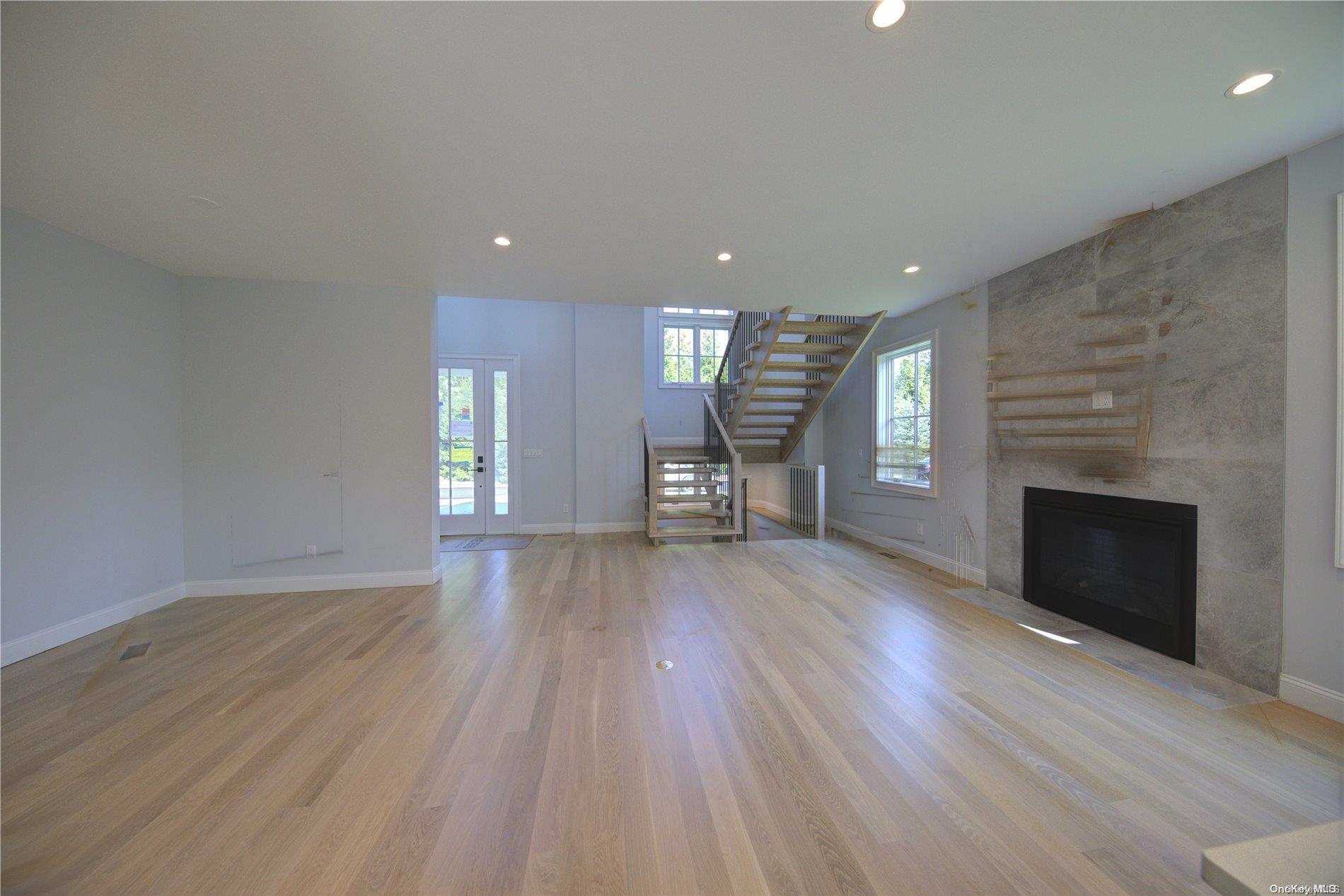 6 Crystal Mews Lane Property Photo 4