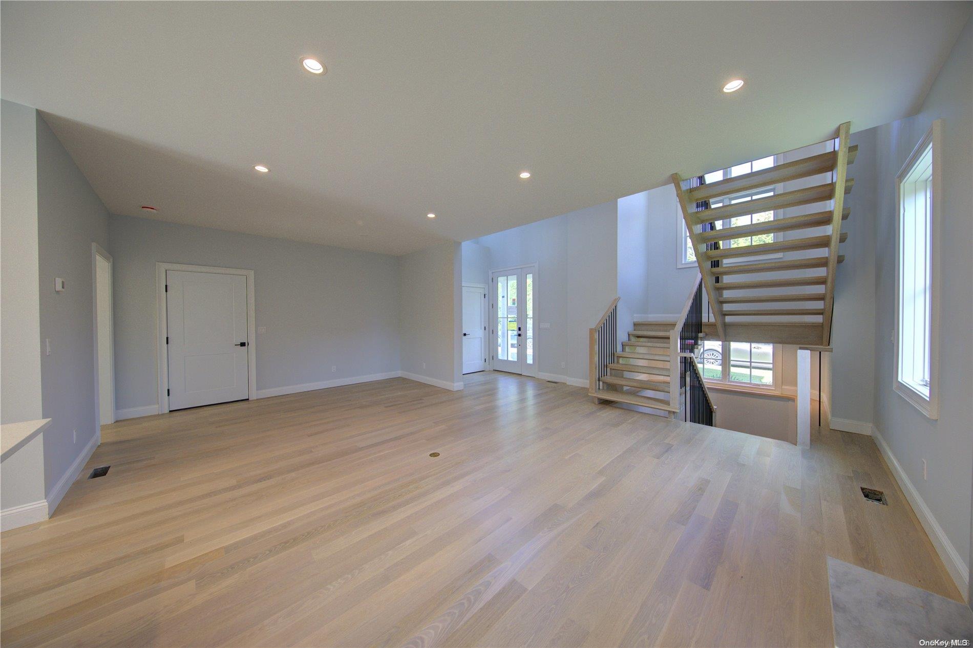 6 Crystal Mews Lane Property Photo 5