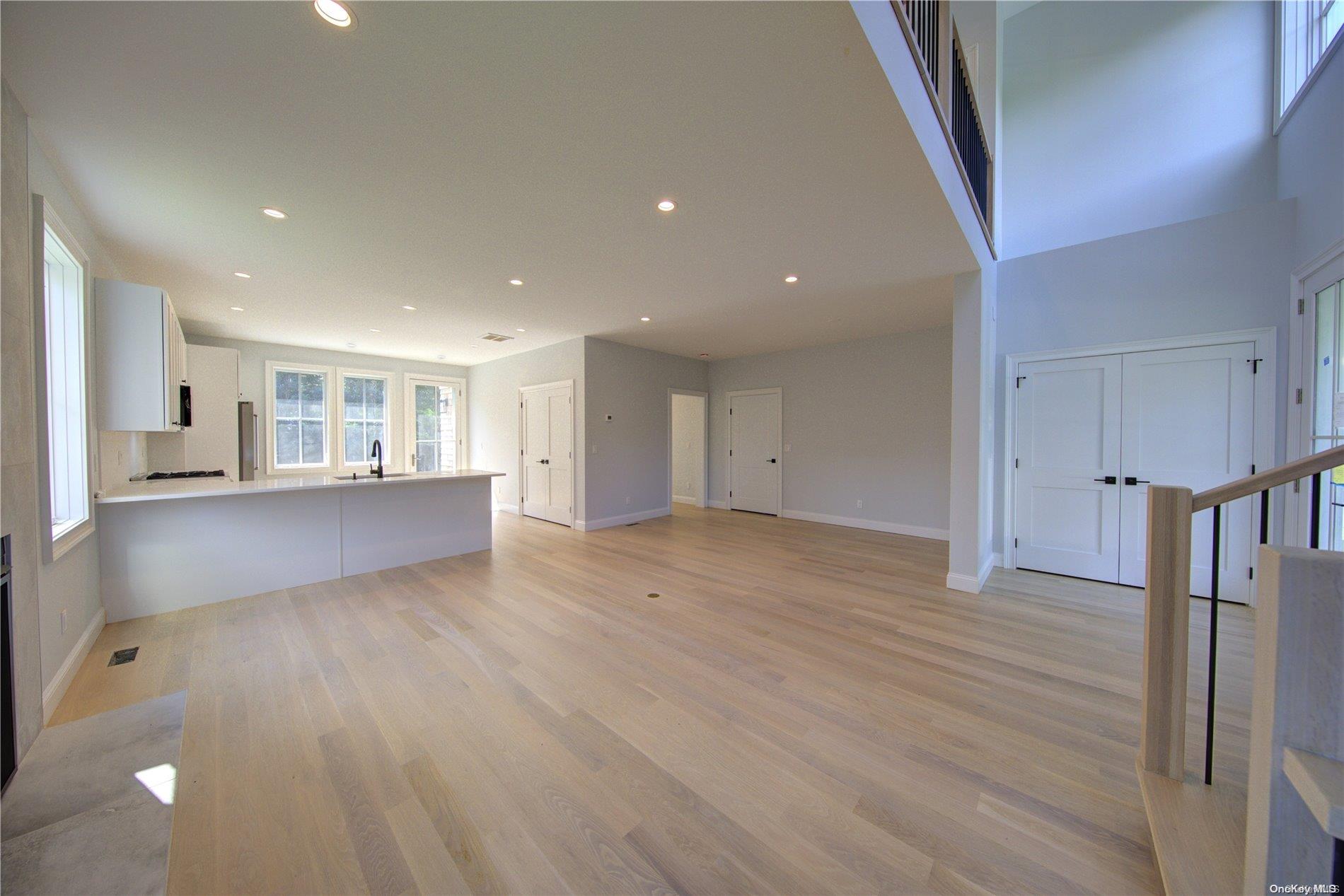 6 Crystal Mews Lane Property Photo 6