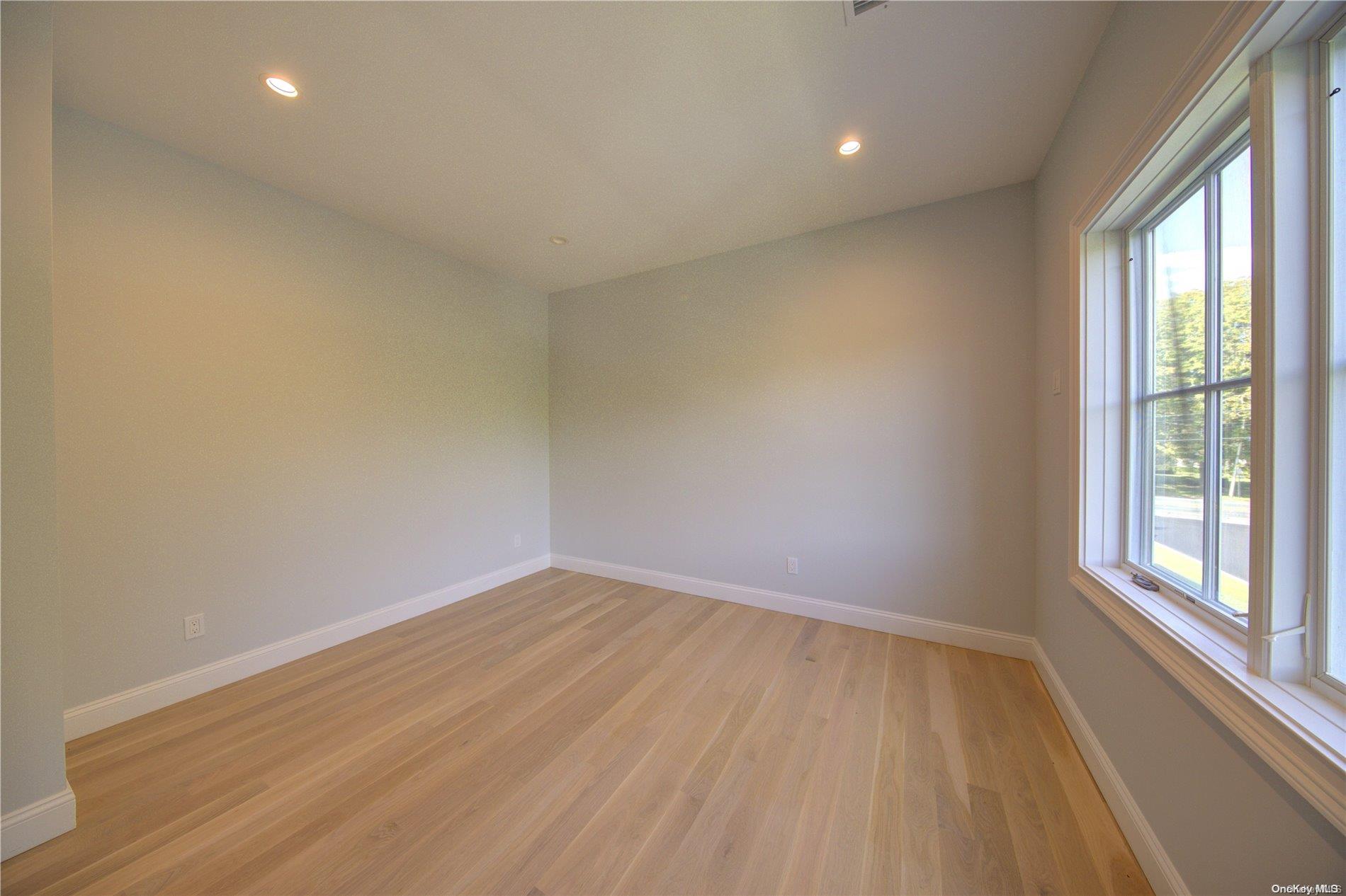 6 Crystal Mews Lane Property Photo 11