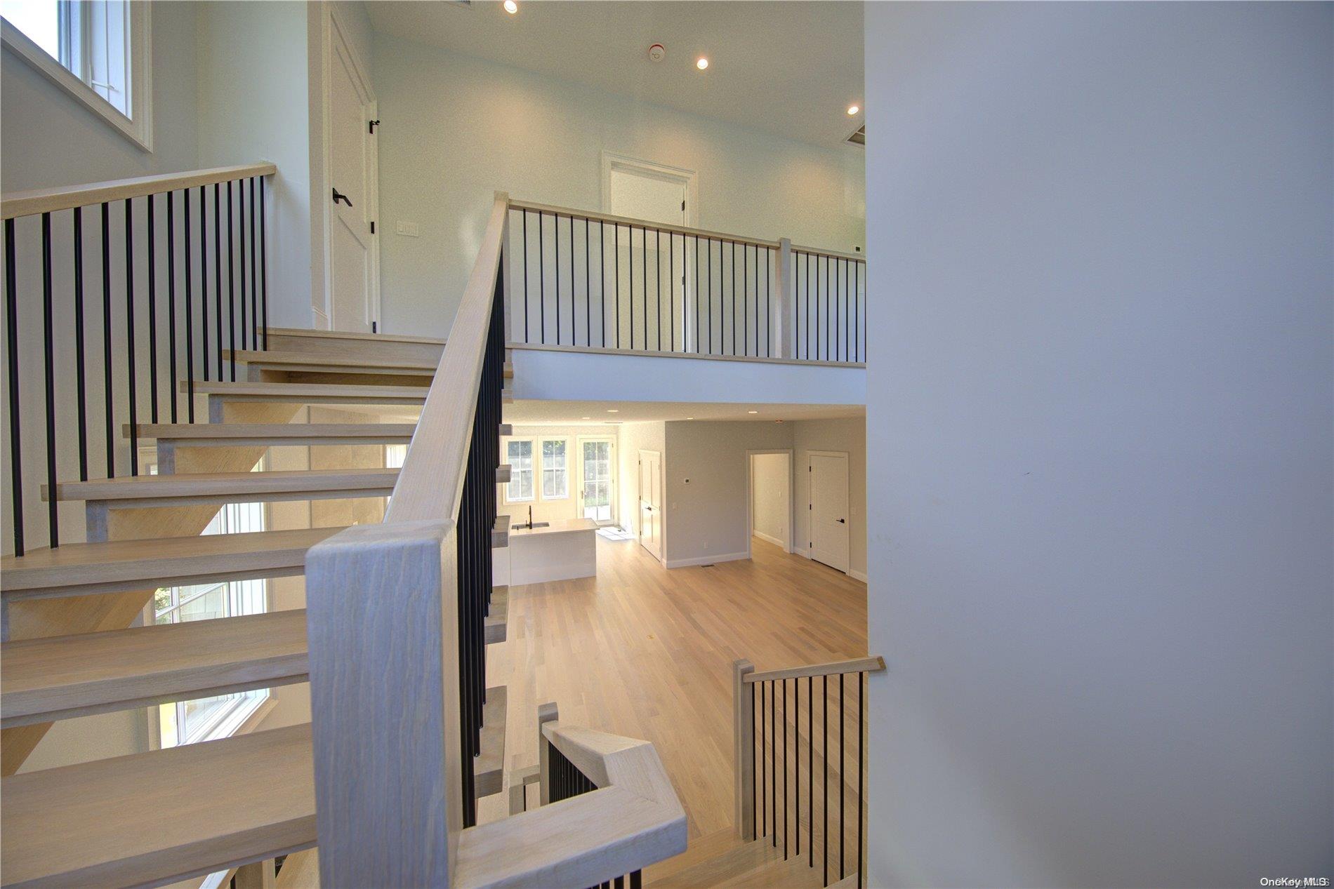 6 Crystal Mews Lane Property Photo 14