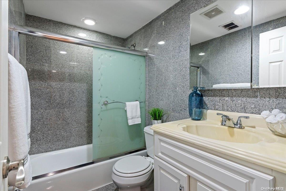 175 Main Avenue 122 Property Photo 13