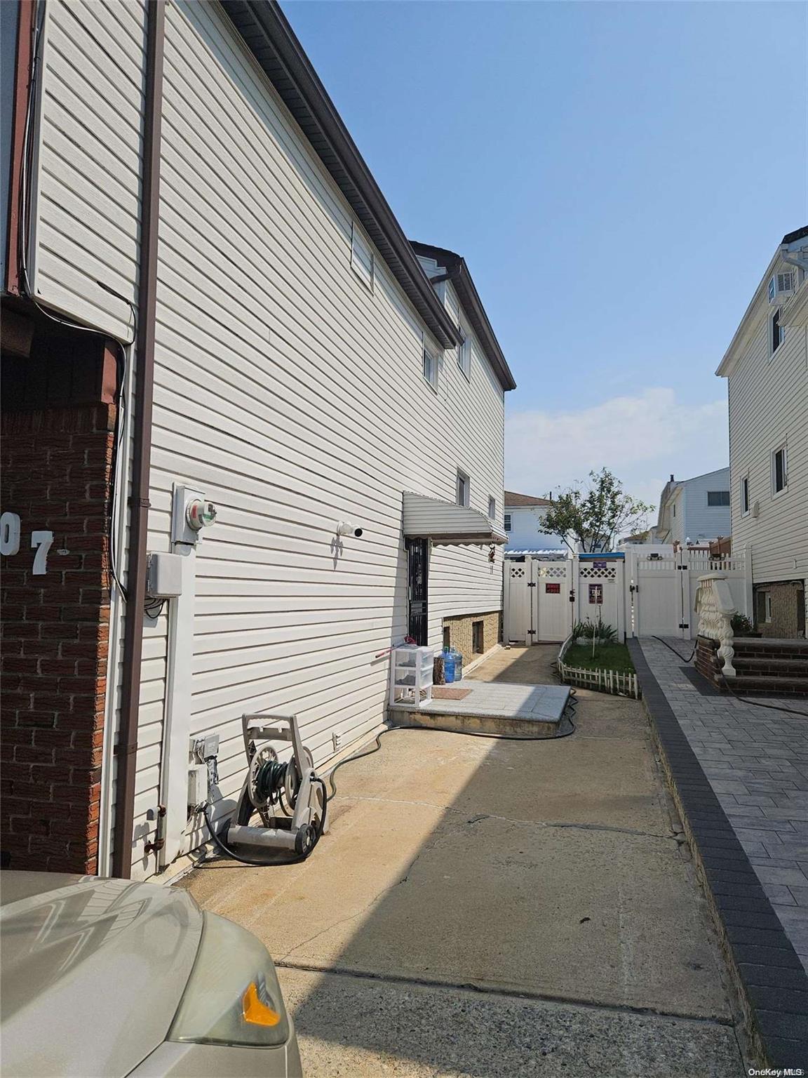 307 Abingdon Avenue Property Photo 4