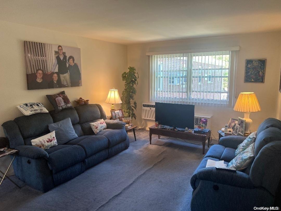 88-10 155 Avenue 2r Property Photo 8