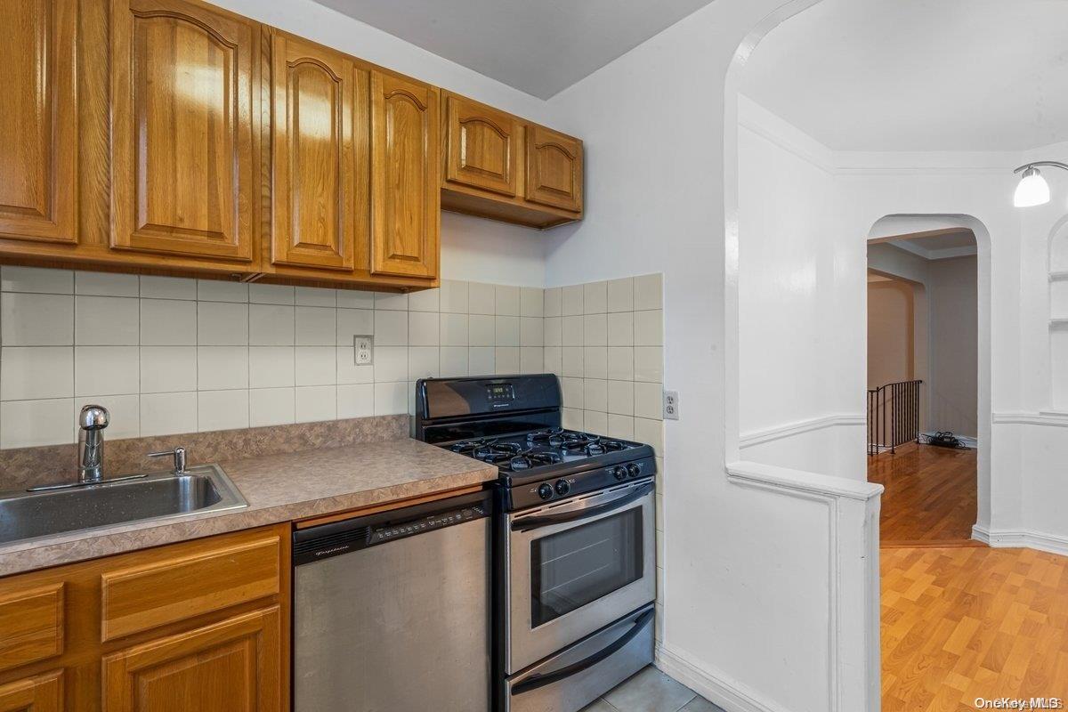 84-49 168 Street 5c Property Photo 8
