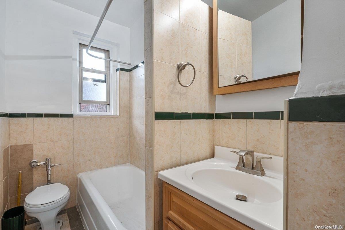 84-49 168 Street 5c Property Photo 14