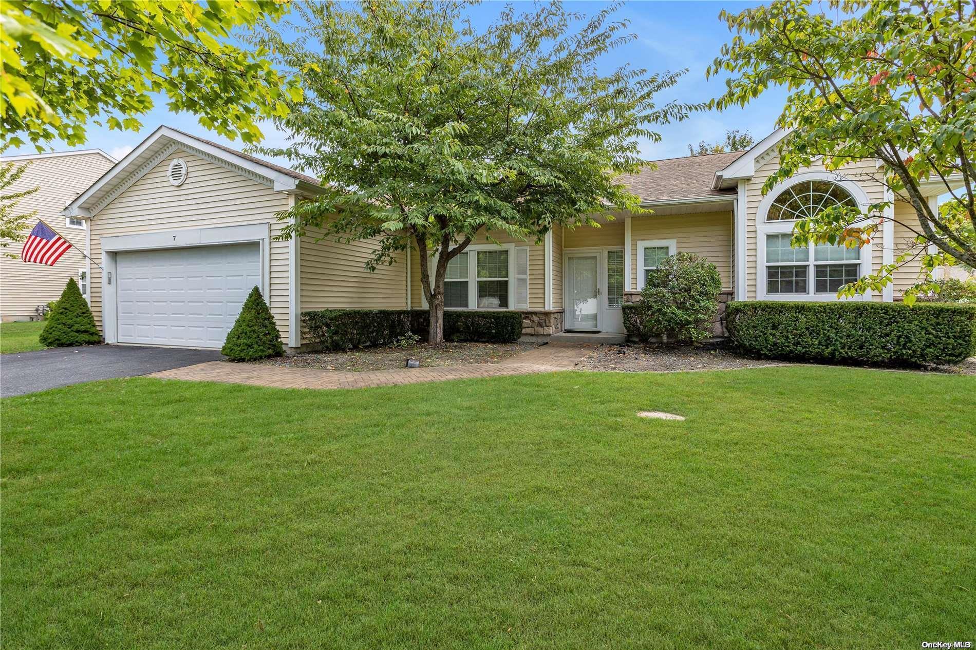 7 Country Woods Drive Property Photo 2