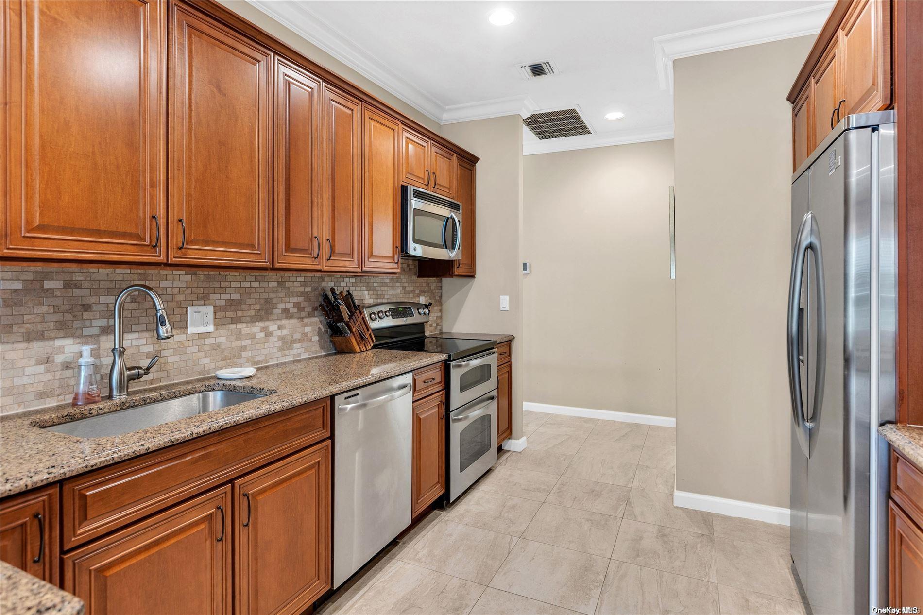 7 Country Woods Drive Property Photo 9