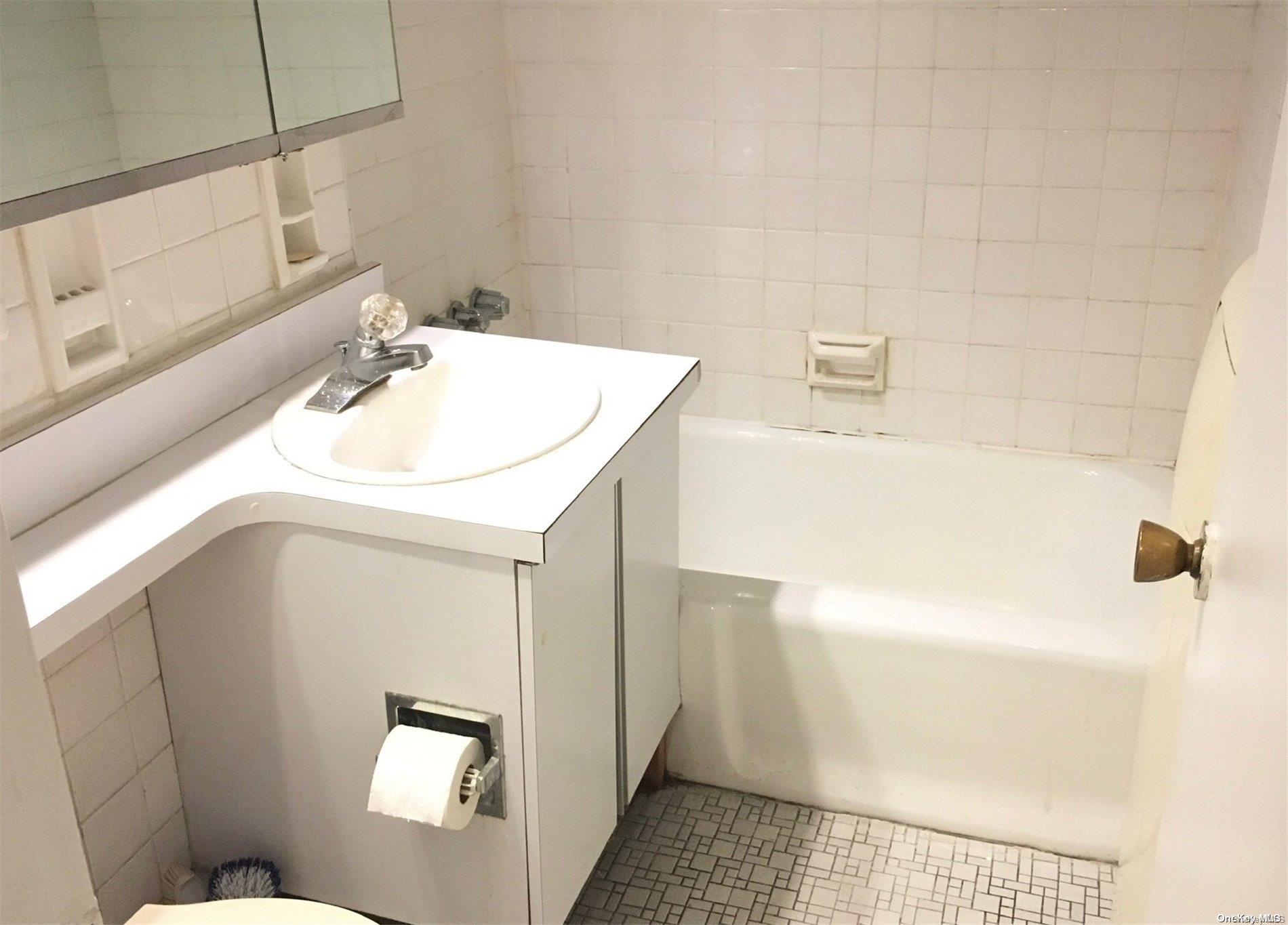 142-05 Roosevelt Avenue 521 Property Photo 8